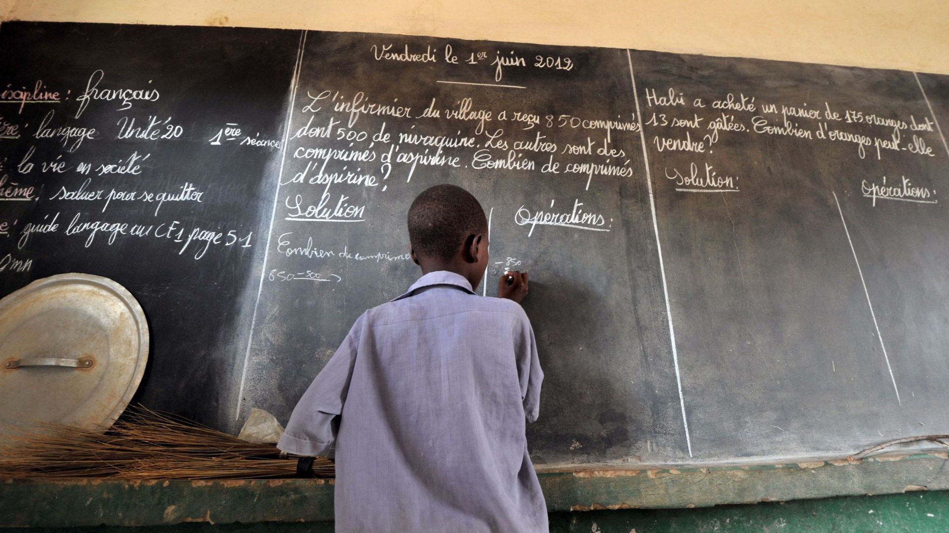 "Des centaines" d'élèves enlevés par des hommes armés au Nigeria, selon des sources sécuritaire