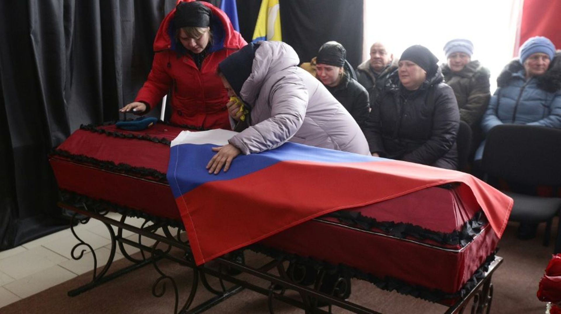 Funérailles le 24 mars 2022 à Zoubkovo, en Sibérie, de Sergueï Sokolov, soldat âgé de 21 ans tué en Ukraine