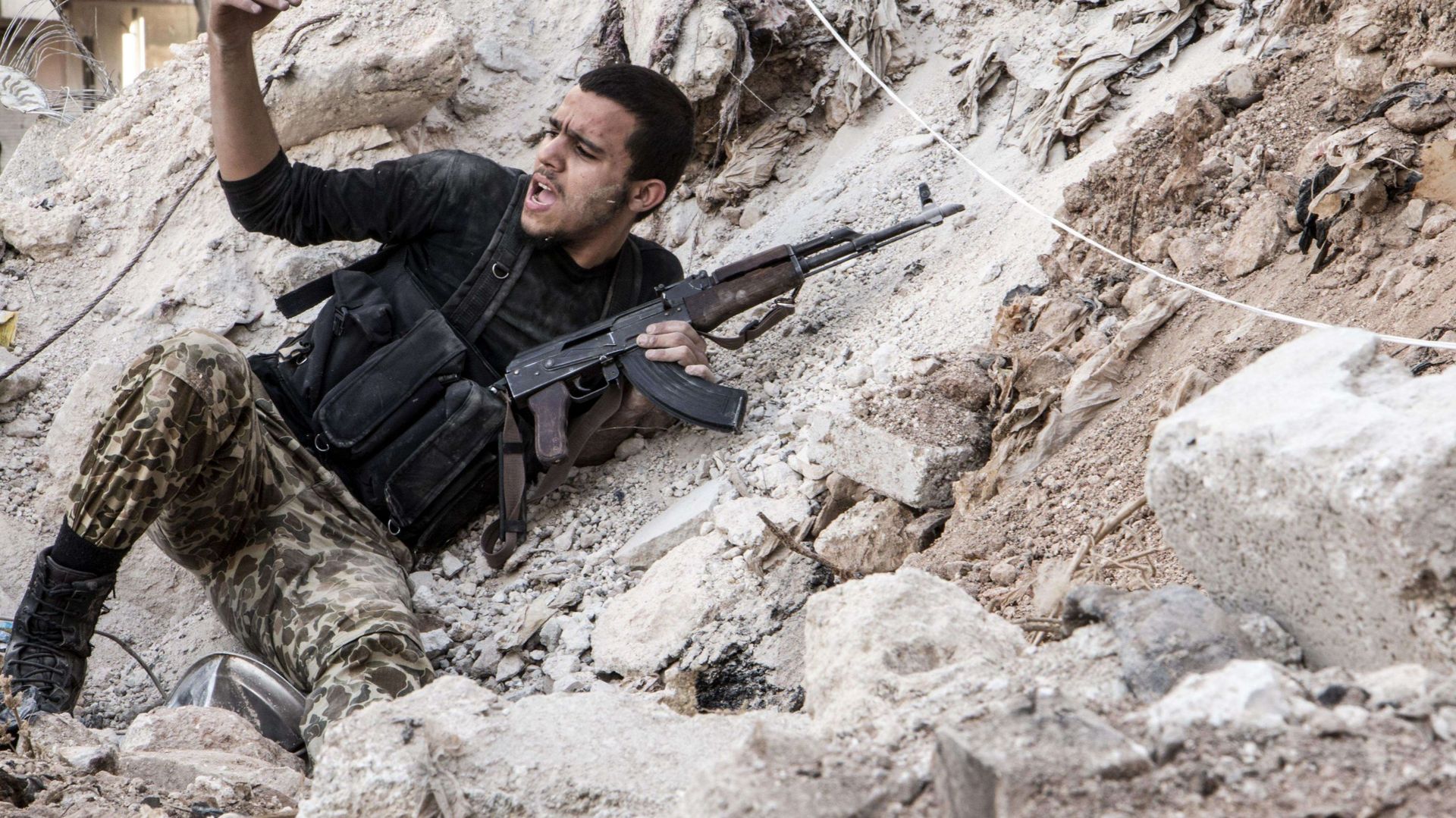 Сирия актер. Сирийцы парни. Сирийские мужчины. Сирия актер. Сирийские летчики.