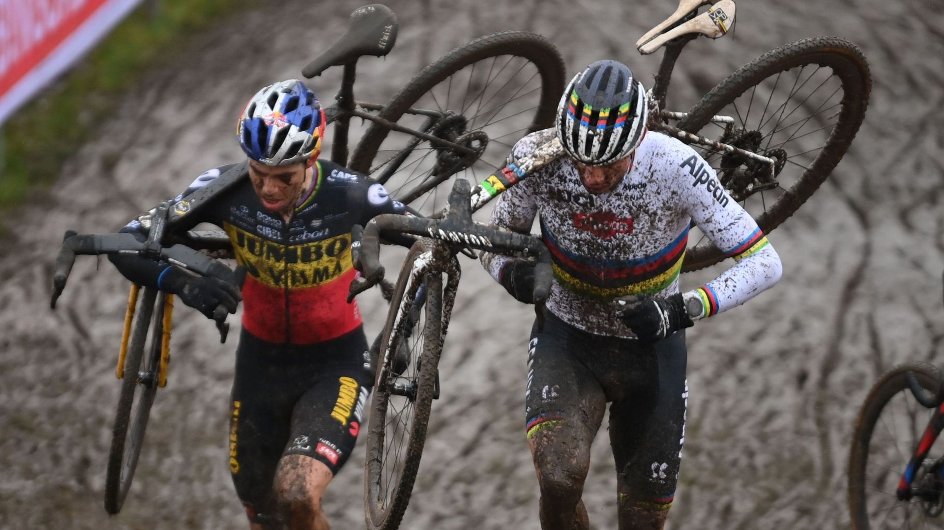 Mathieu Van der Poel et Wout van Aert font-ils trop de courses par an avec notamment la saison de cyclo-cross ?