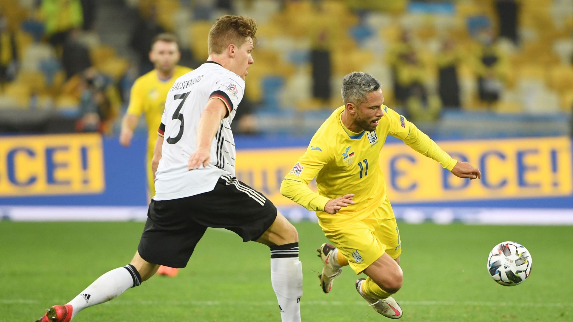 L'Allemagne a profité des défections de 14 joueurs ukrainiens en raison de l'épidémie de coronavirus pour s'imposer 1-2 à Kiev samedi soir et ainsi signer son premier succès en Ligue des Nations.