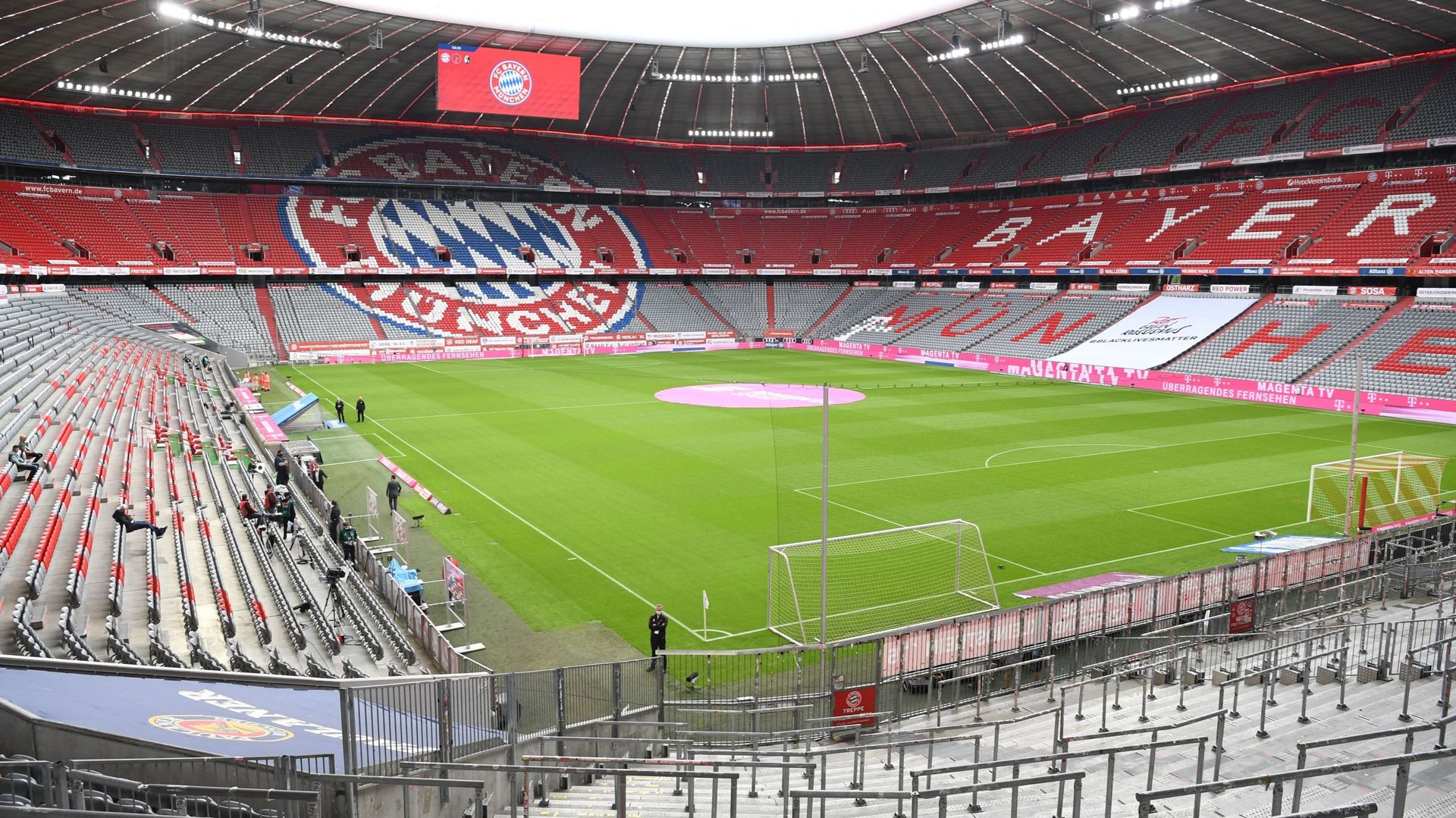 Le stade du Bayern Munich vide de tous spectateurs. Le club bavarois va devoir rejouer à huis clos prochainement, en raison de nouvelles mesures anti-Covid, a annoncé mardi le chef de l’exécutif régional de Bavière, Markus Söder.