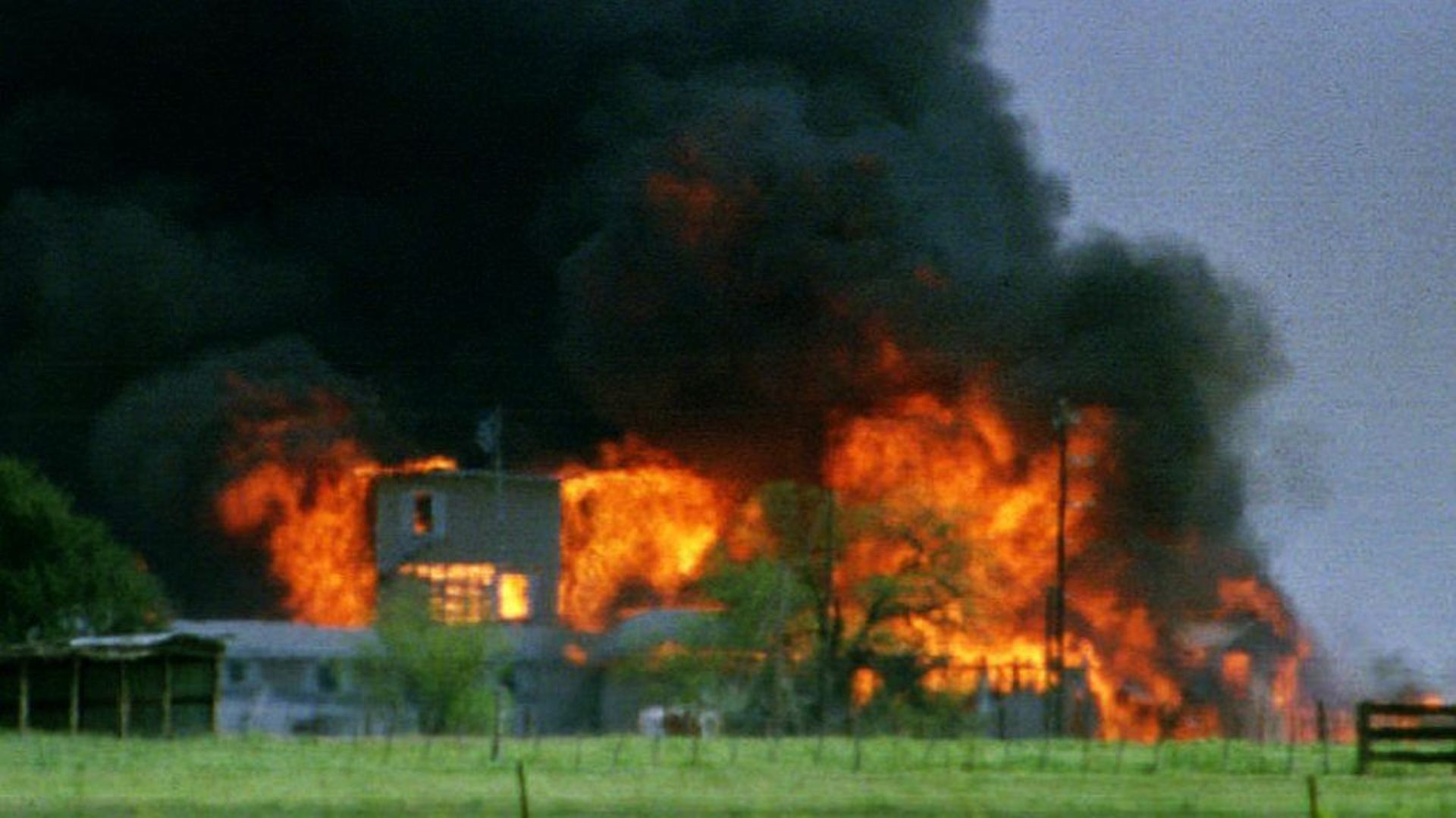 L'incendie de la ferme des Davidiens à Waco en 1993