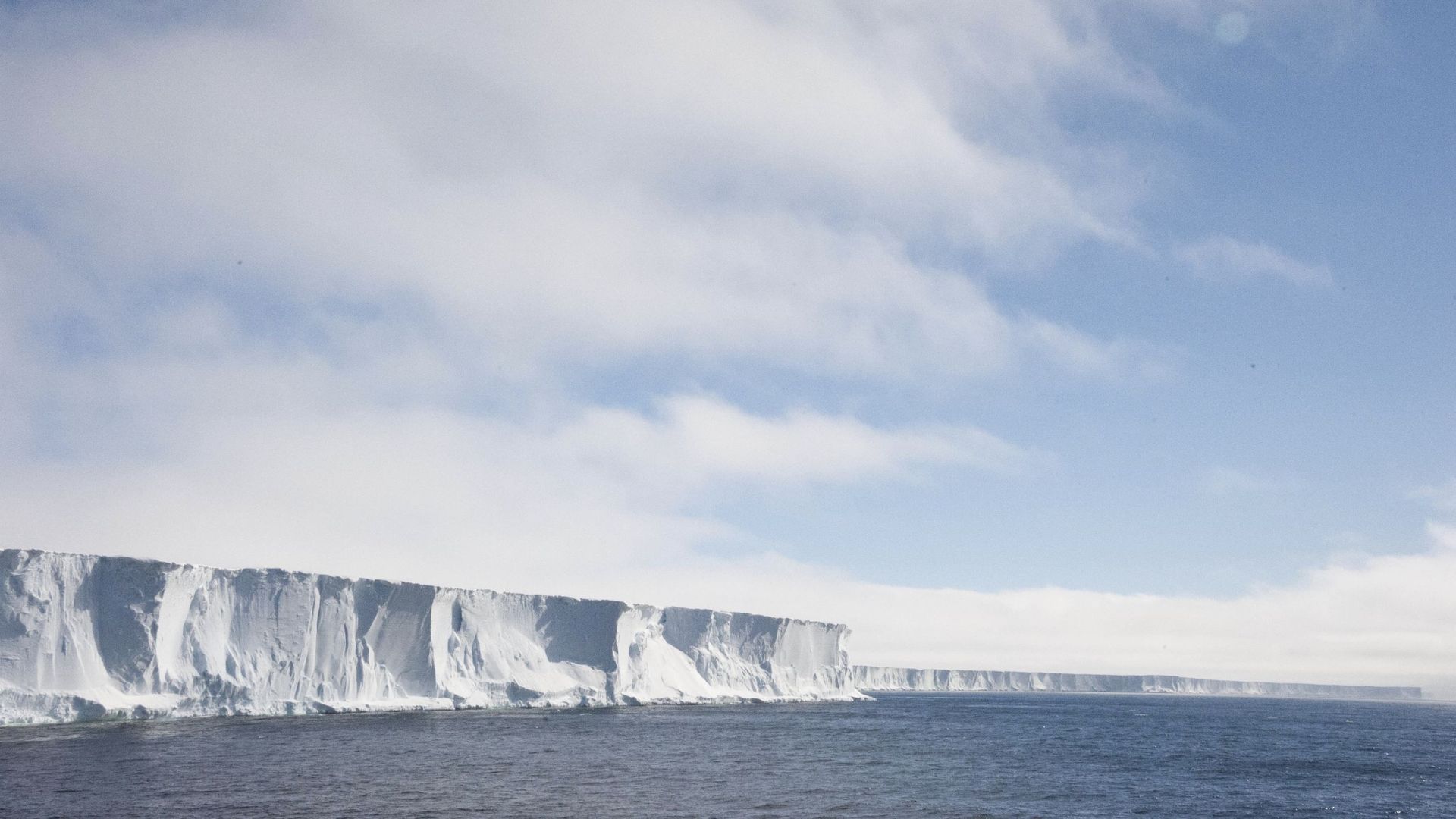 La fonte annuelle des glaces en Antarctique est plus rapide que jamais, selon une nouvelle étude.