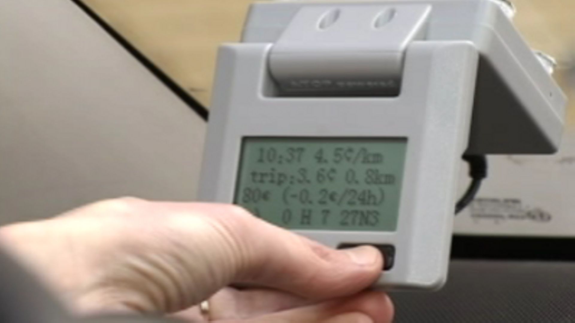 Taxe au kilomètre: les automobilistes changent leurs habitudes - rtbf.be