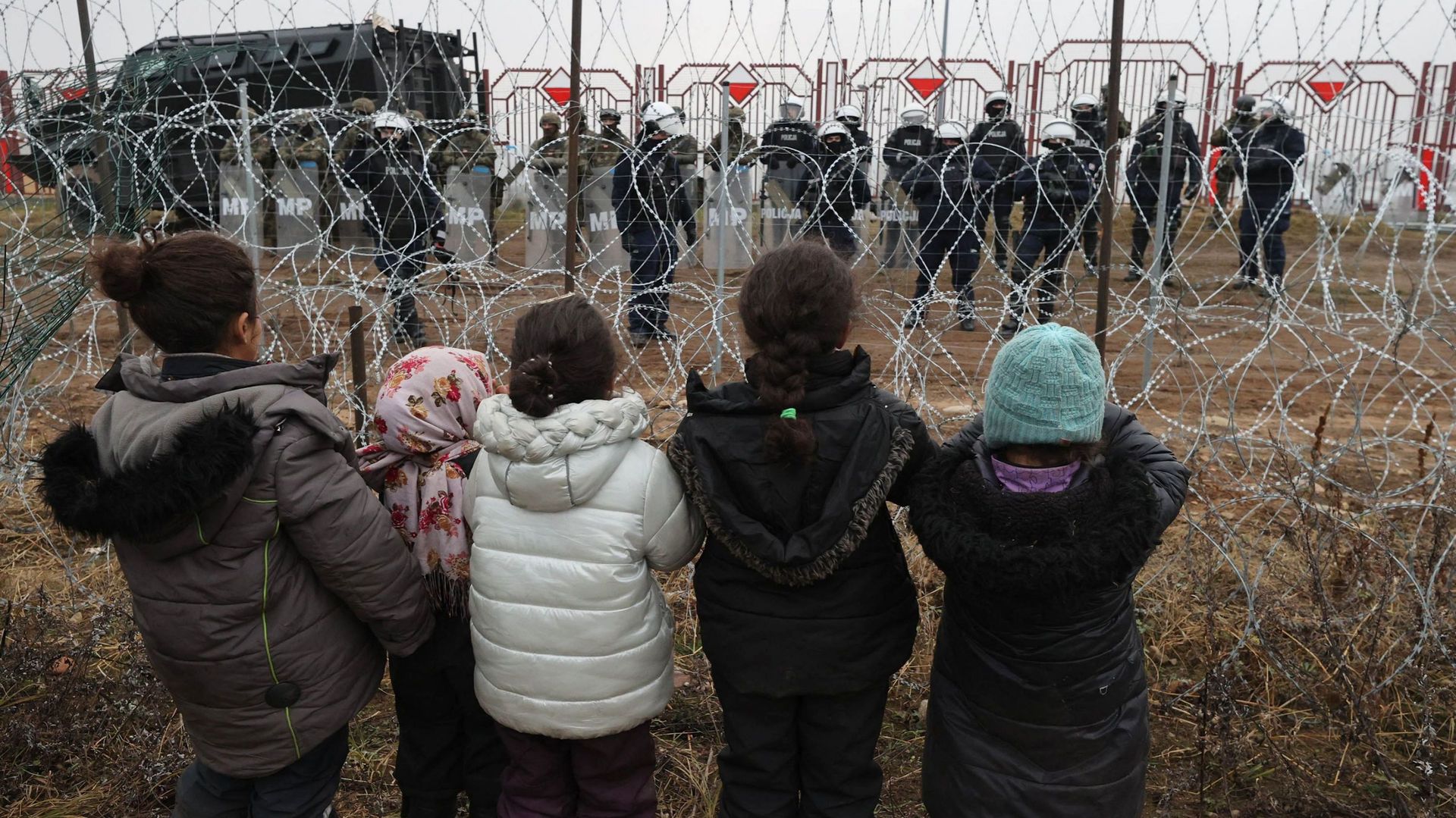 Tensions aux frontières biélorusses : l’Ukraine se dit prête à tirer si les migrants sont poussés chez elle