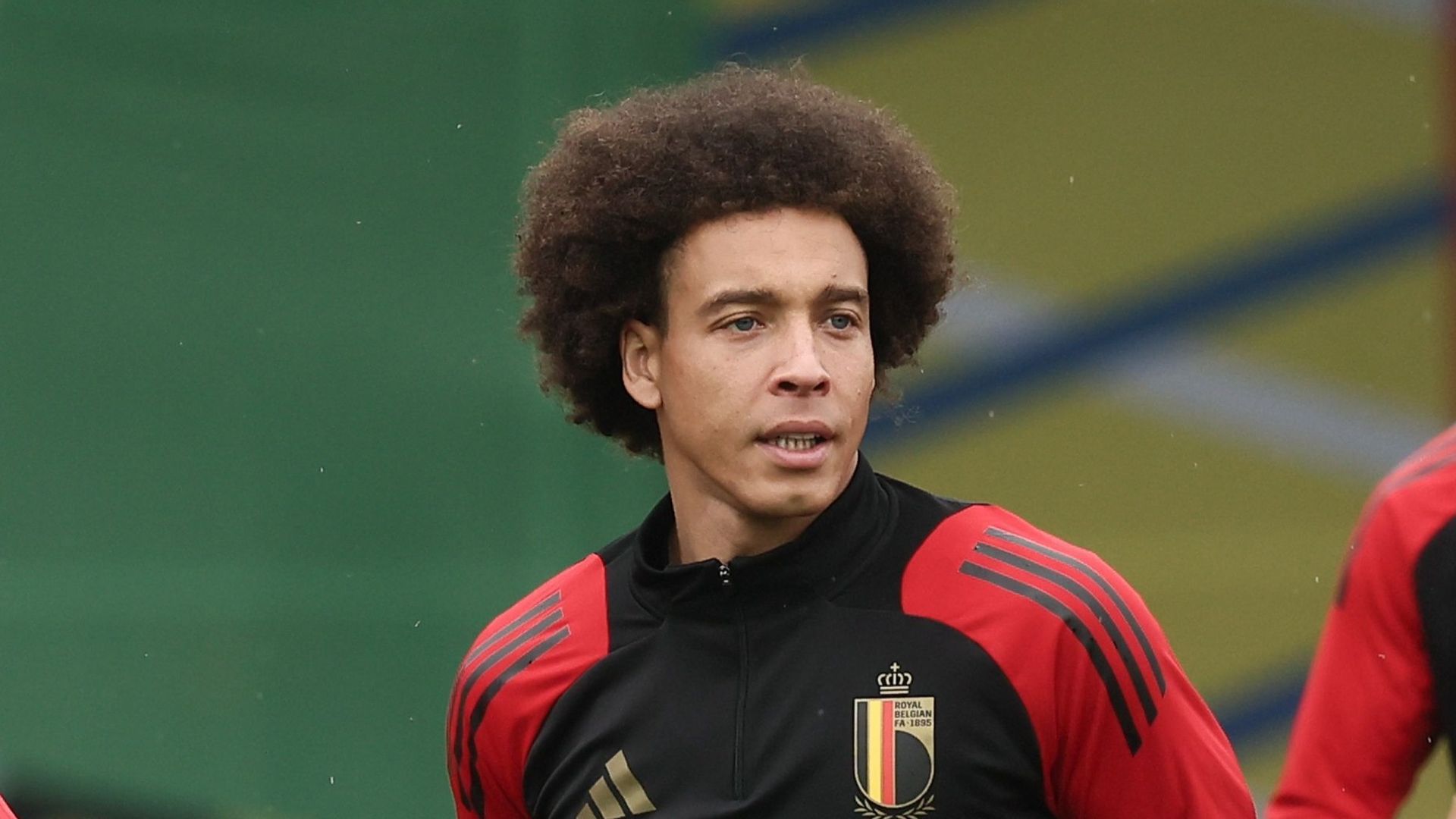 "Sérénité", "expérience" et profil "purement défensif" : Felice Mazzù valide le retour d’Axel Witsel chez les Diables Rouges