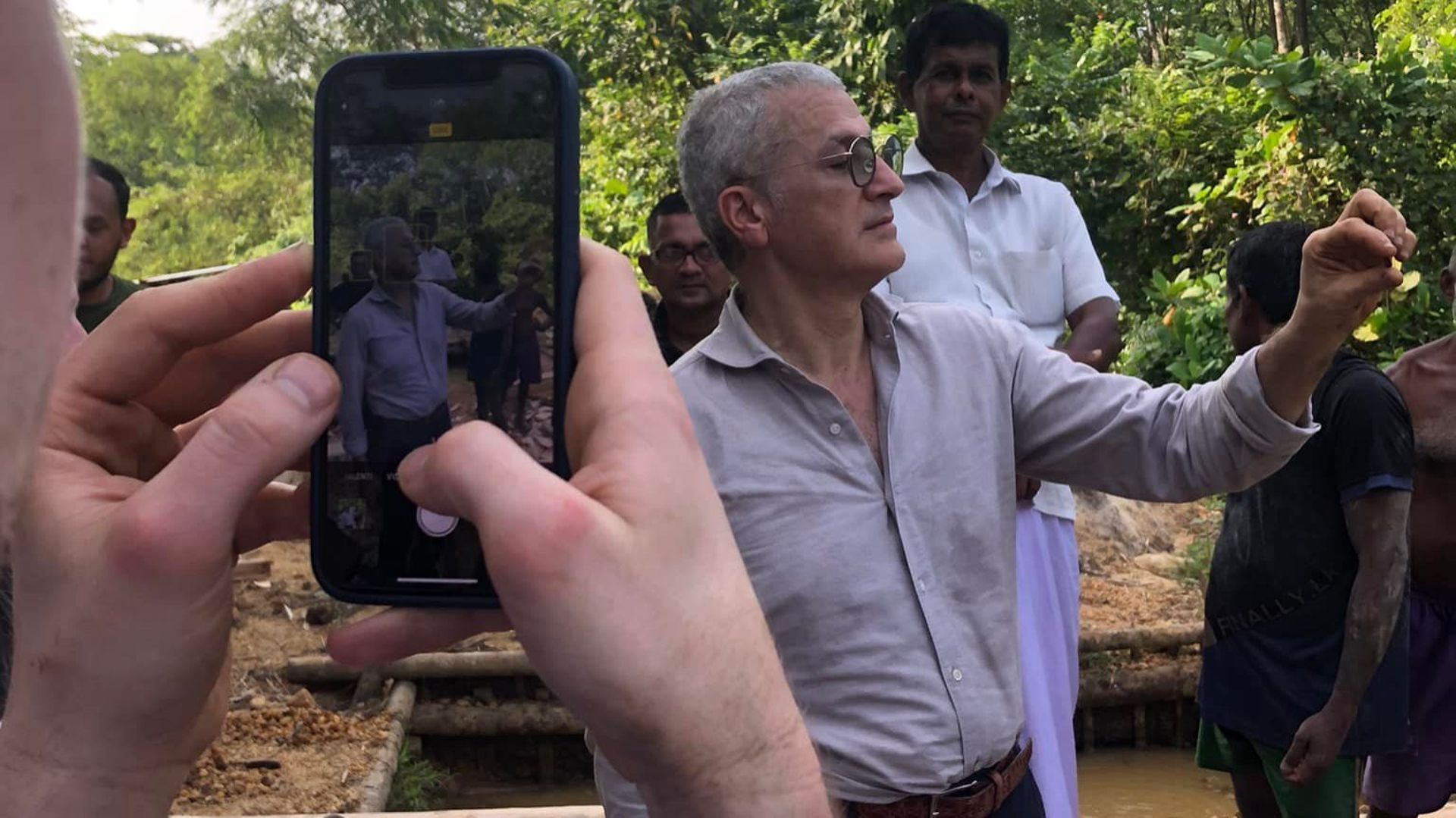 Moise Mann, joaillier belge à la recherche de pierres précieuses au Sri Lanka