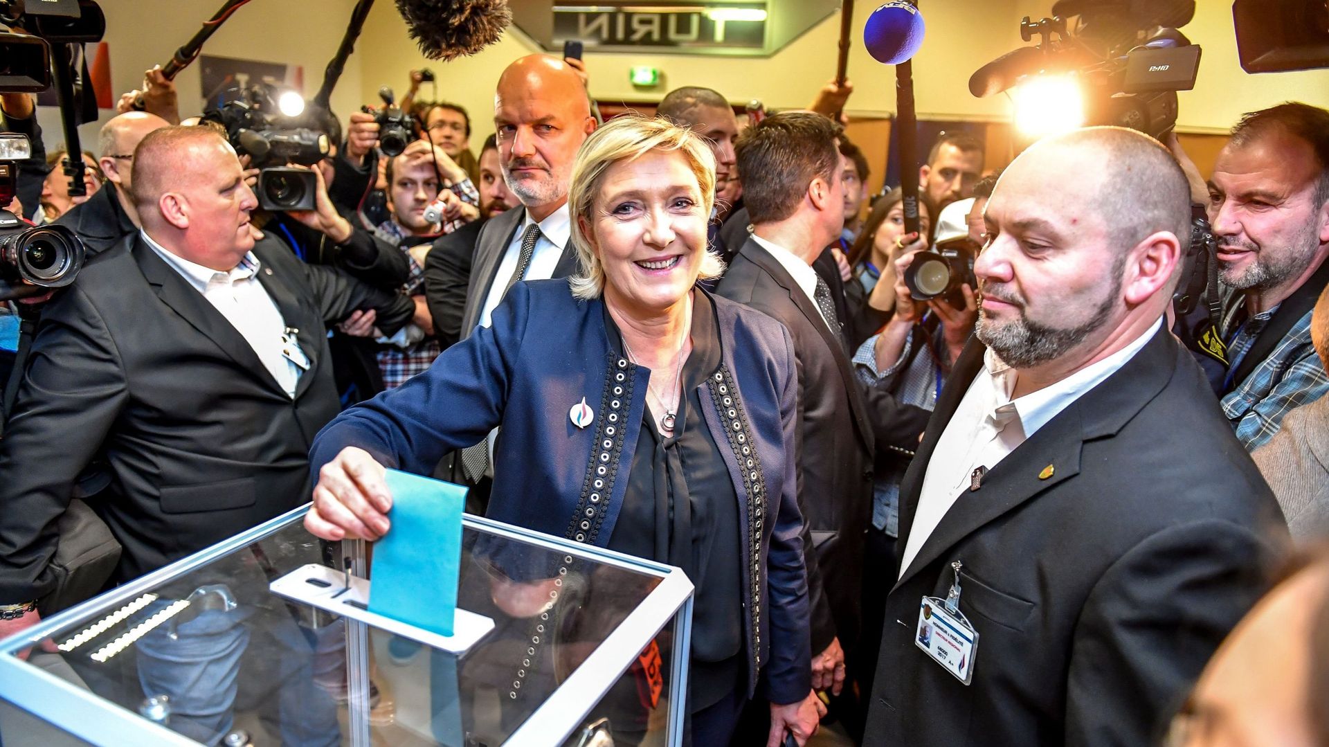 Marine Le Pen, le 10 mars lors du vote pour élire la tête du FN.