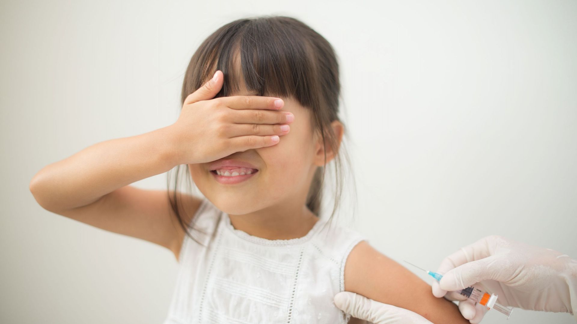 La dose enfant contient donc un tiers de la quantité d’ARN messager qui est contenu dans le vaccin adulte.