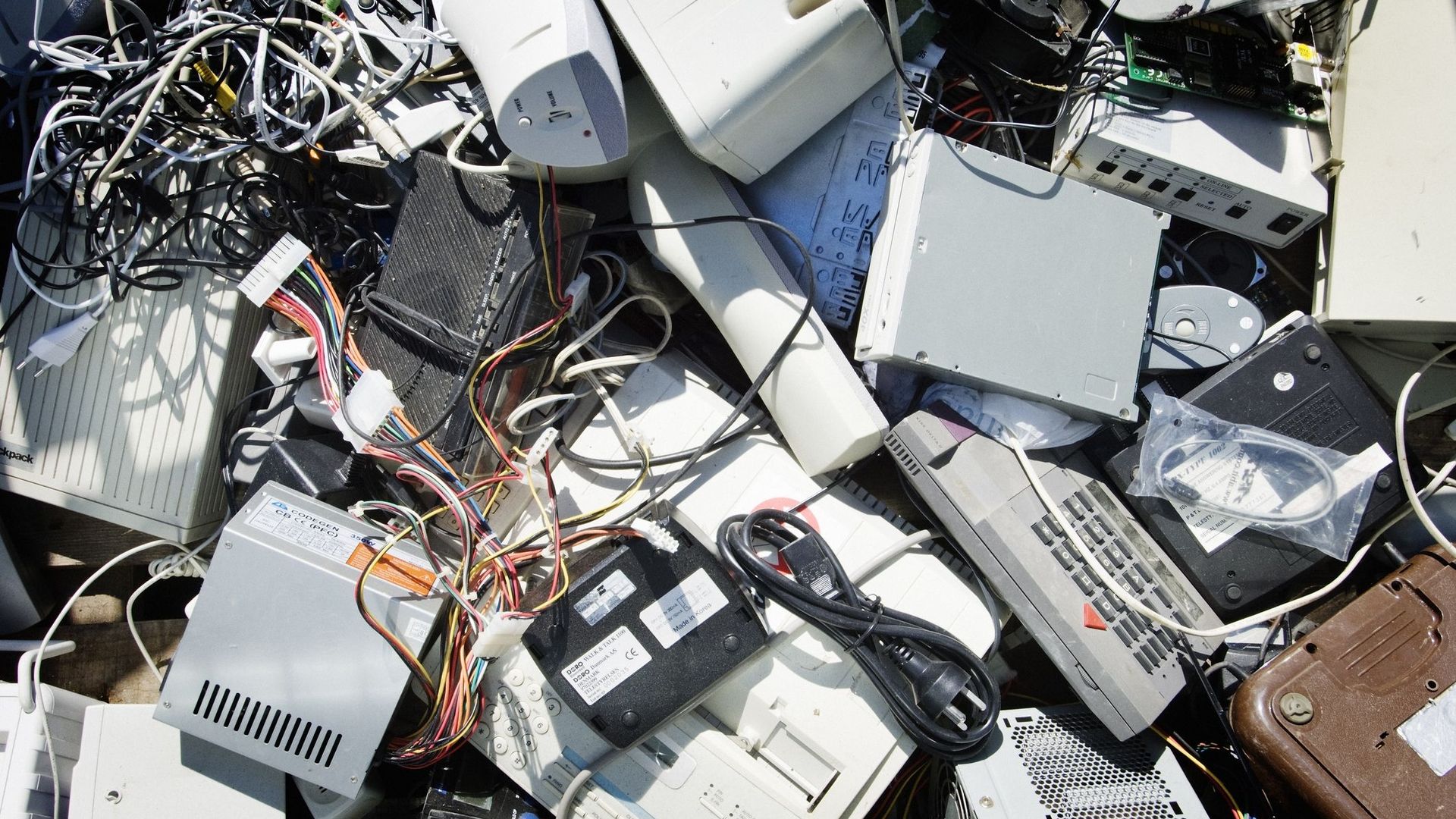 Réduire, Réutiliser et Recycler : la règle des 3 R pour bien gérer ses déchets électroniques.