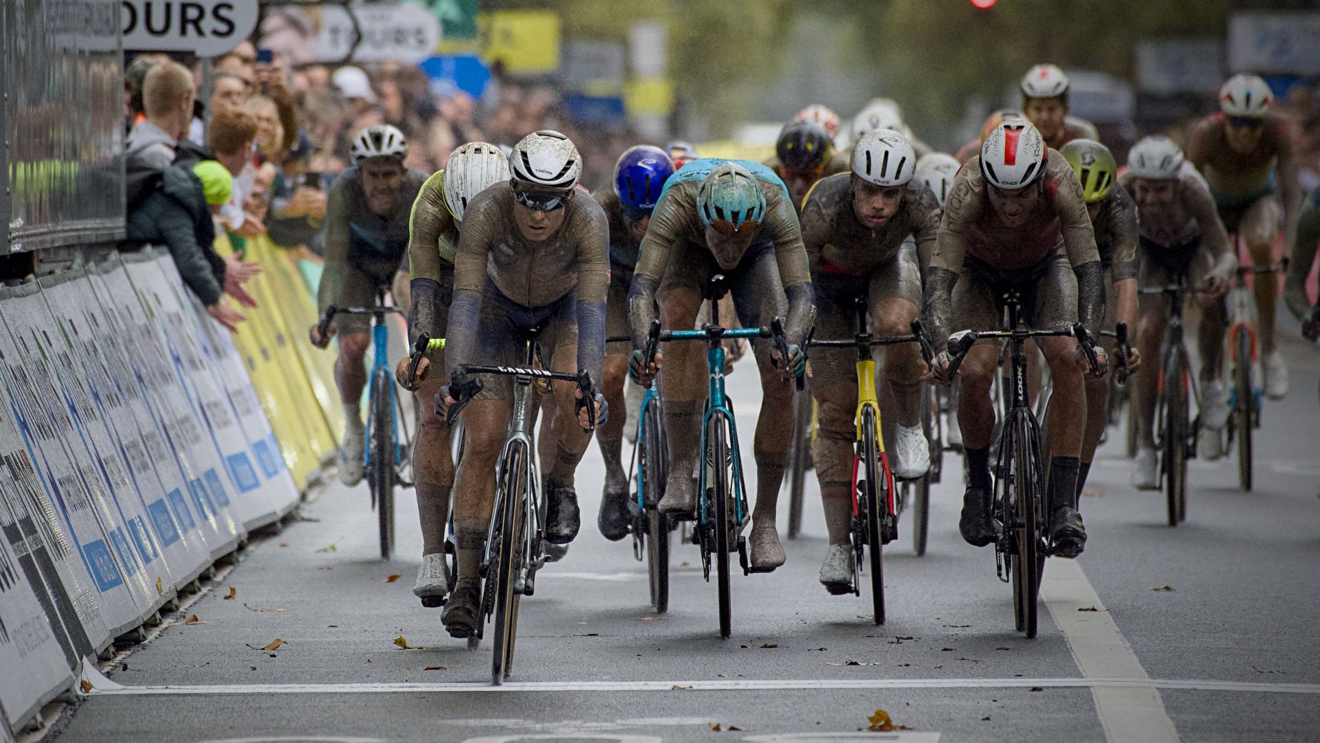 Paris-Tours : Arnaud De Lie et les sprinteurs de la Visma - Lease a Bike à la conquête des chemins de vigne
