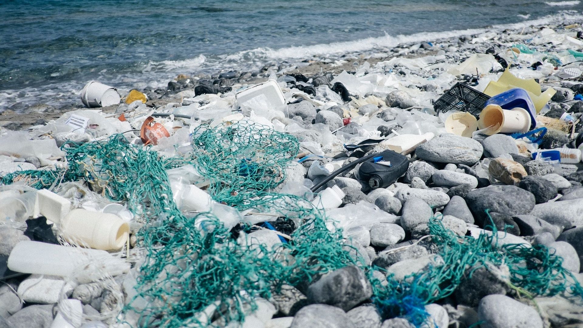 Un nouveau cas de "plasticroûte" découvert sur une île brésilienne préservée.