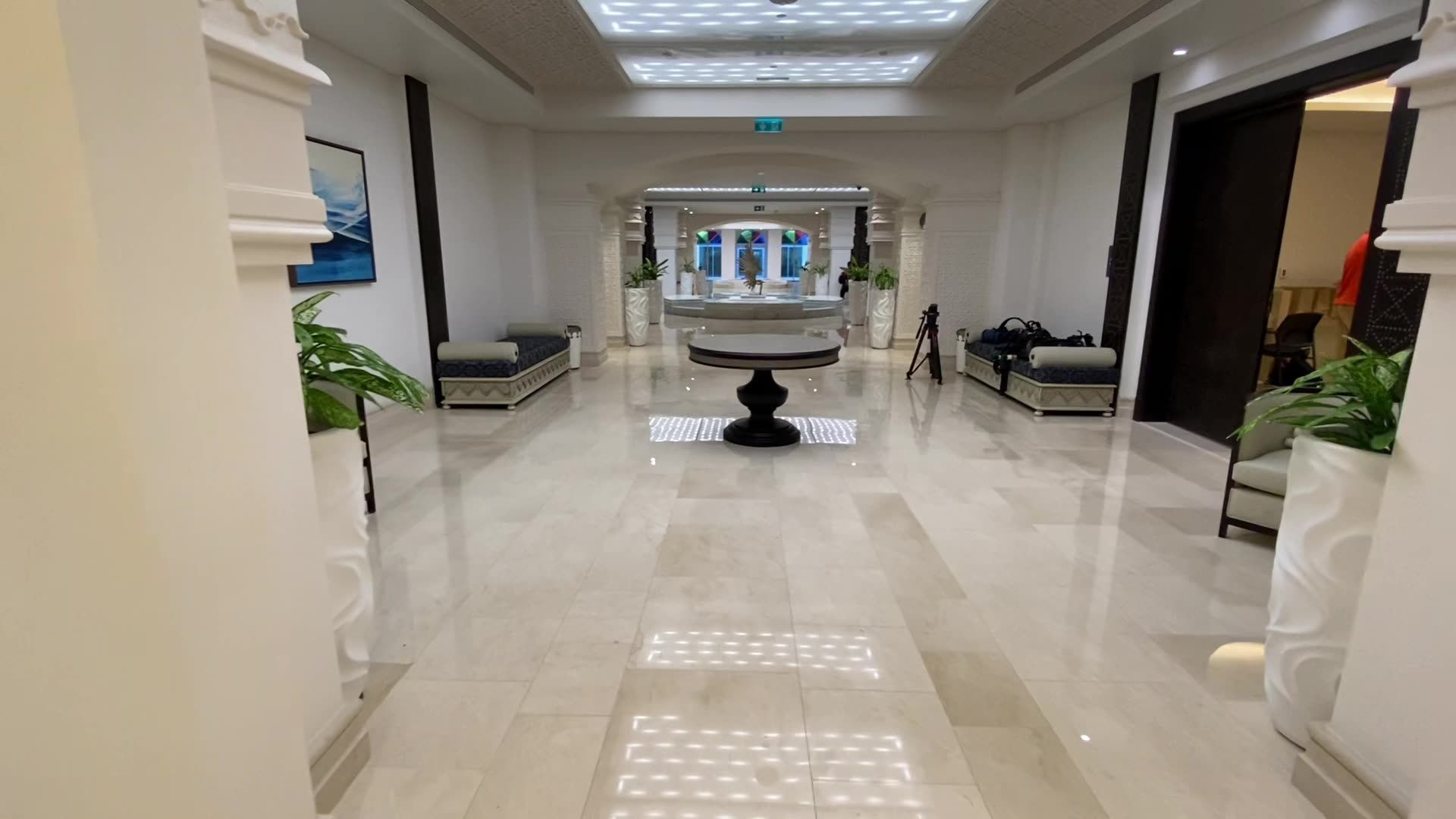 Il magnifico hotel dei Red Devils in Qatar: quando l’iperbole raggiunge il suo apice