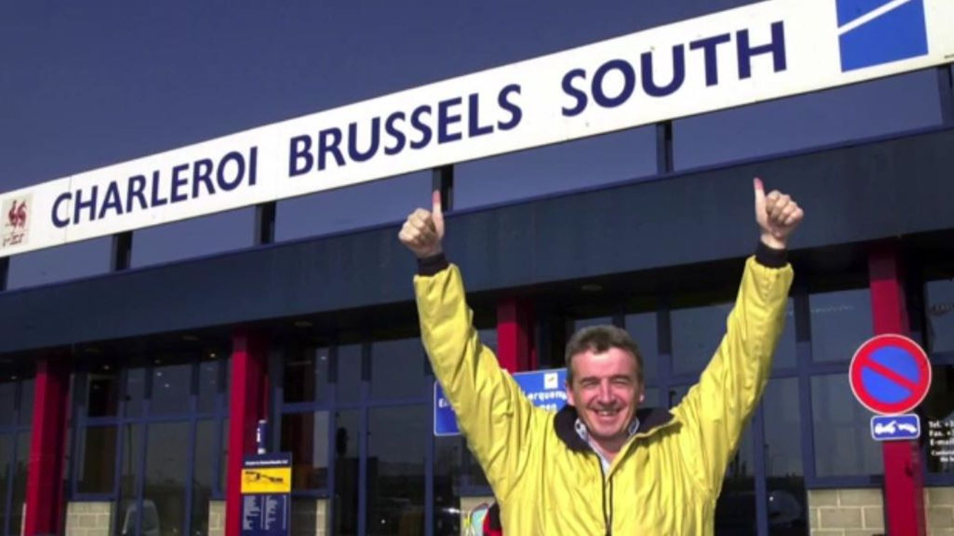 Le 26 avril 2001, Michael O’Leary installe sa première base européenne à Charleroi.