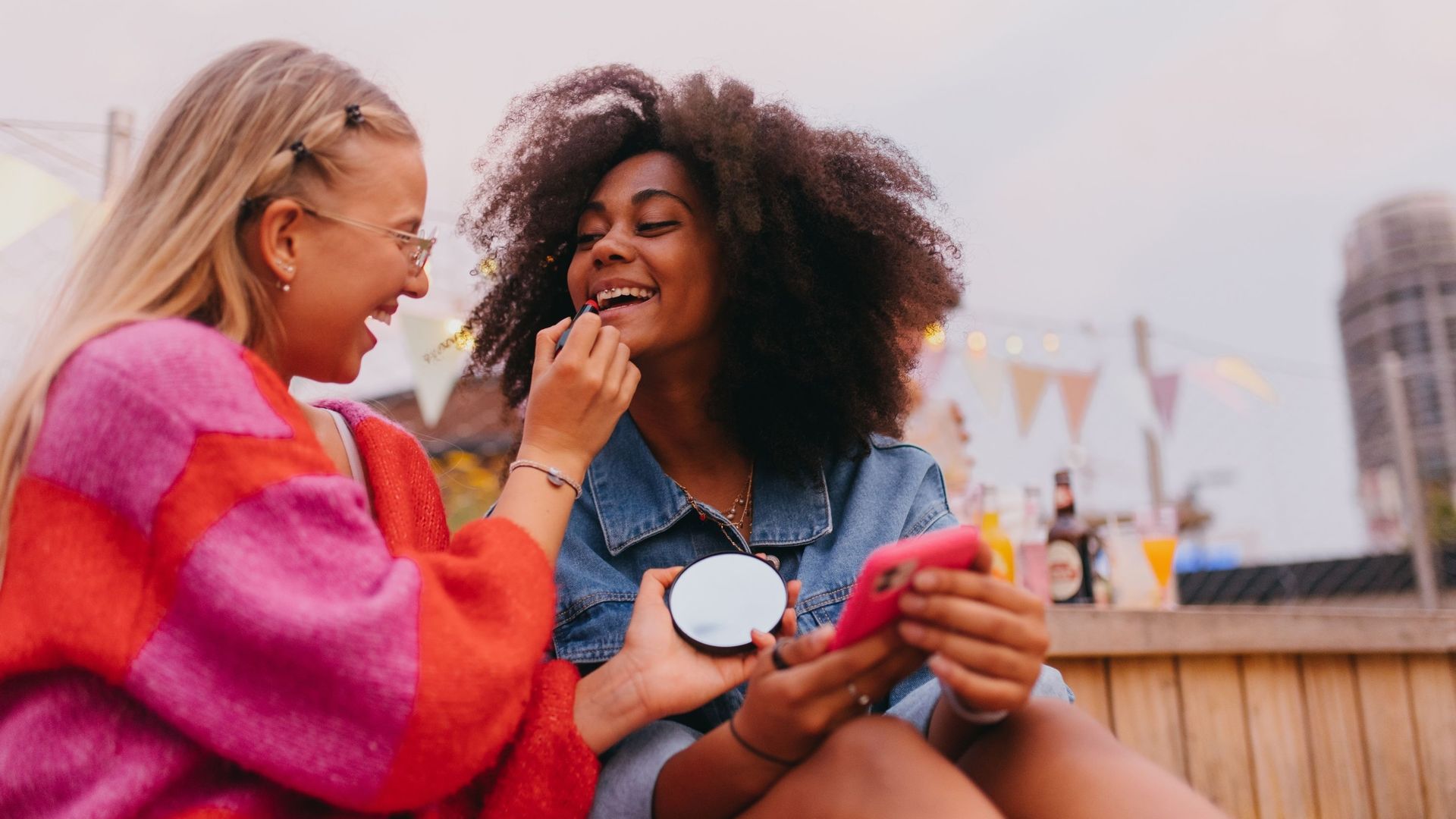 Consommation durable, bien-être et confiance en soi : les résolutions mode et beauté à adopter en 2025