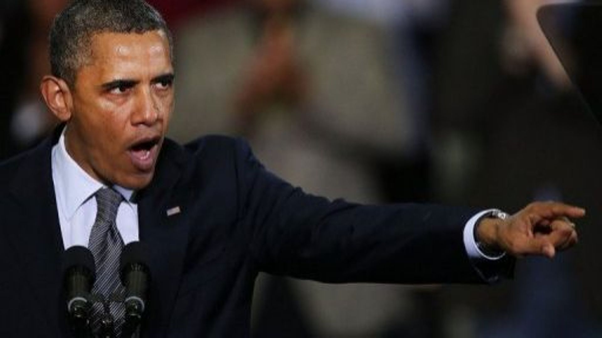 Barack Obama prononce un discours sur le contrôle des armes à feu, le 8 avril 2013 à l'université de Hartford, dans le Connecticut