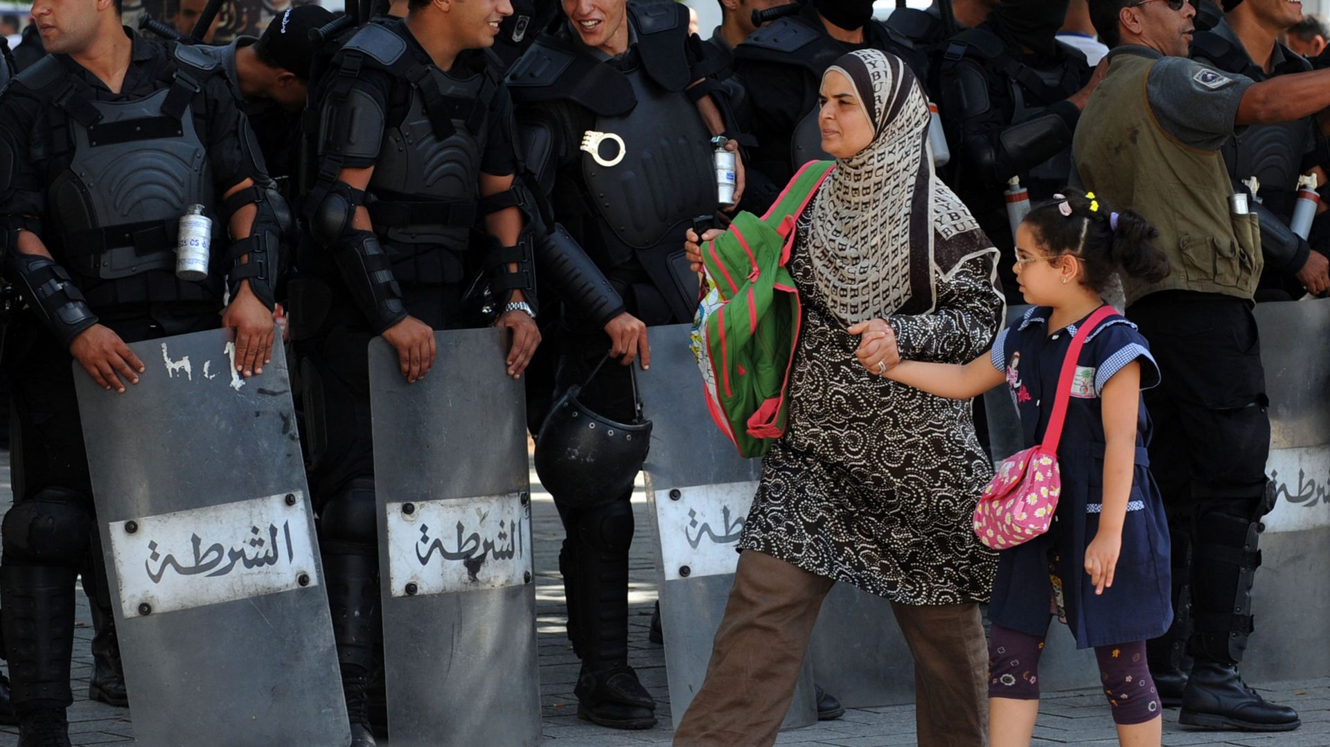 Tunisie: victime de viol poursuivie, les autorités vivement critiquées