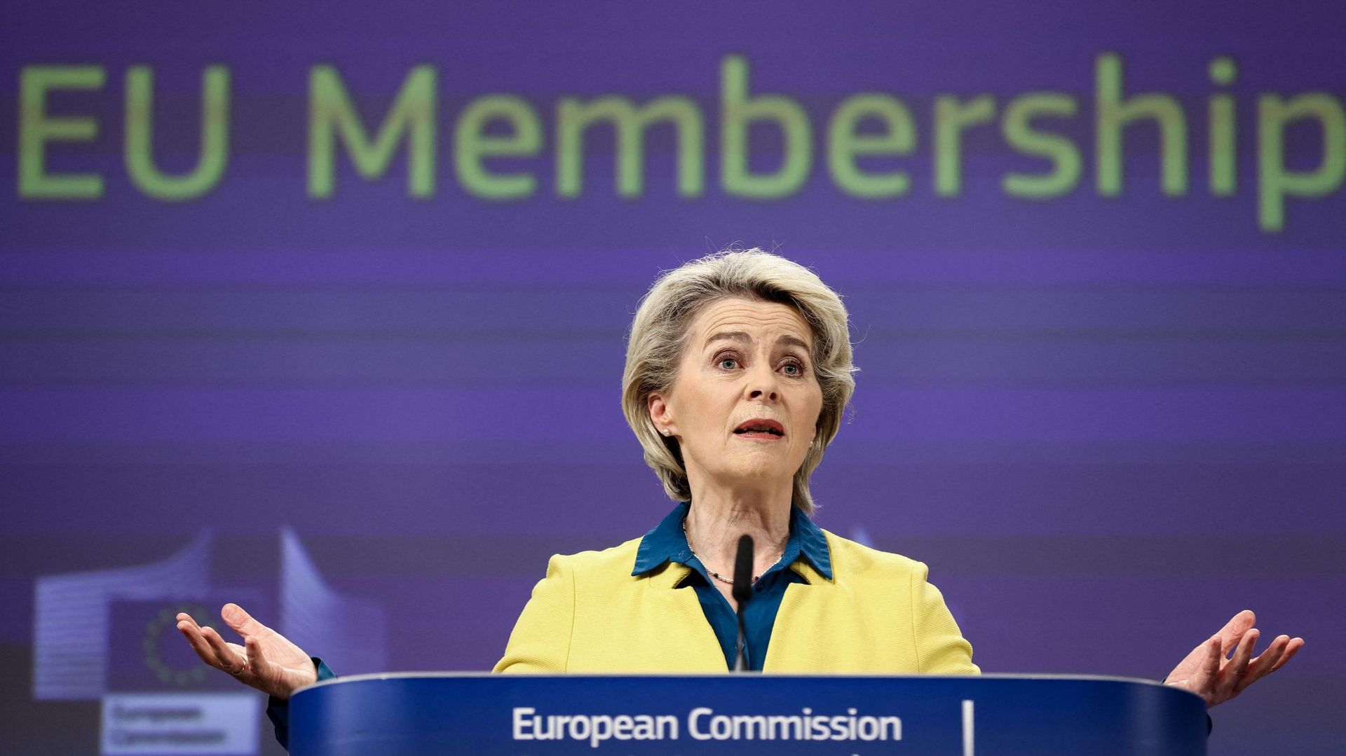 La présidente de la Commission européenne Ursula von der Leyen lors de la conférence de presse sur les demandes d’adhésion à l’UE de l’Ukraine, de la Moldavie et de la Géorgie.