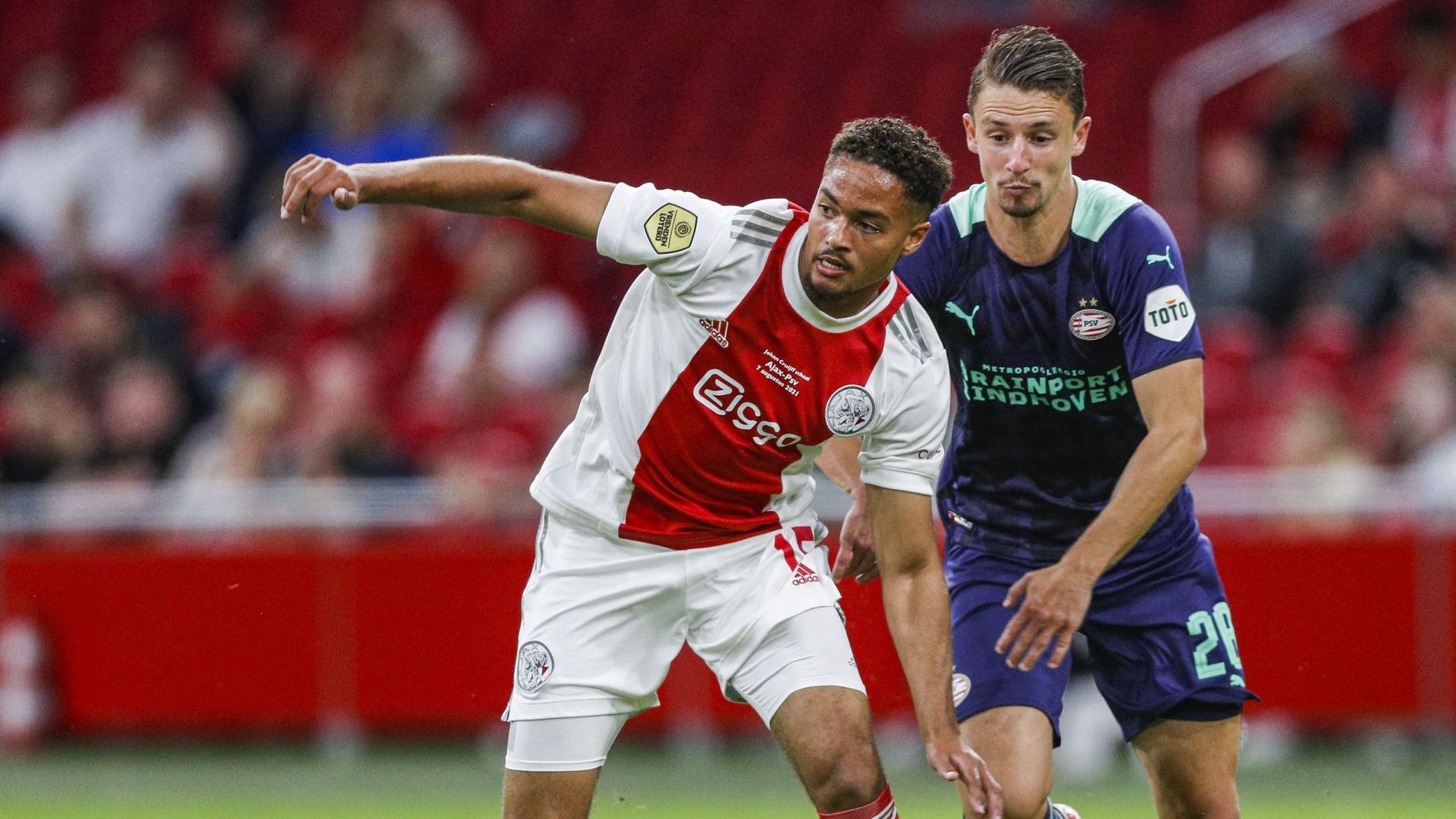 Le PSV Eindhoven a remporté la Supercoupe des Pays-Bas en battant 0-4 l’Ajax Amsterdam, samedi, à la Johan Cruijff Arena.