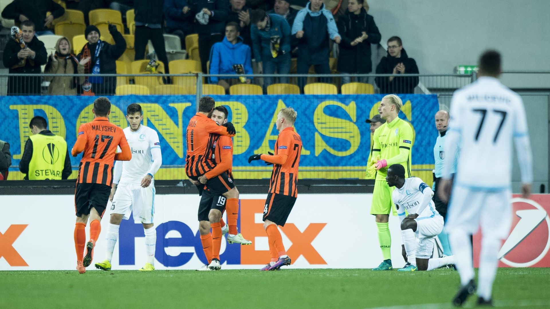 Ferreyra, félicité par Marlos devant des Gantois dépités