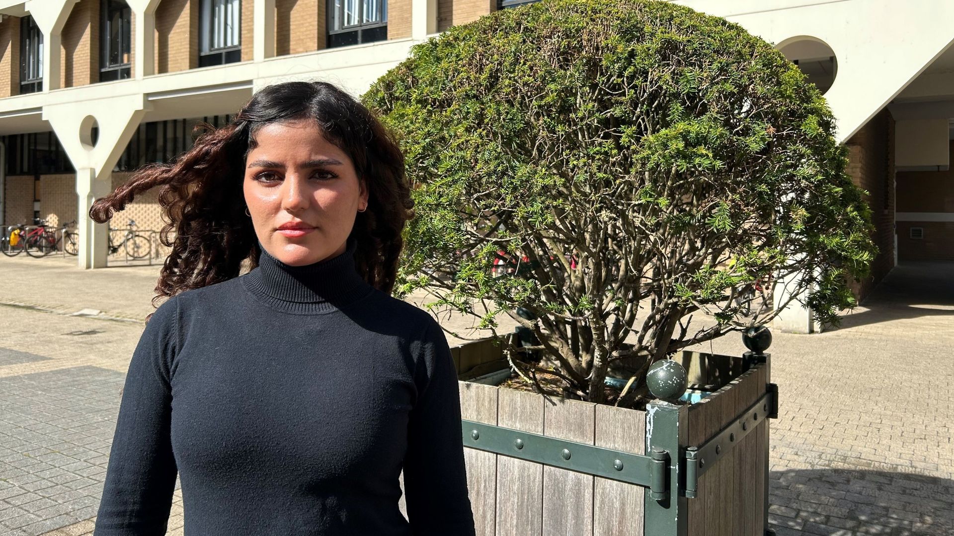 Shabnam Salahshoor, une jeune réfugiée afghane footballeuse et militante : "A travers le foot, j’ai obtenu ma liberté"