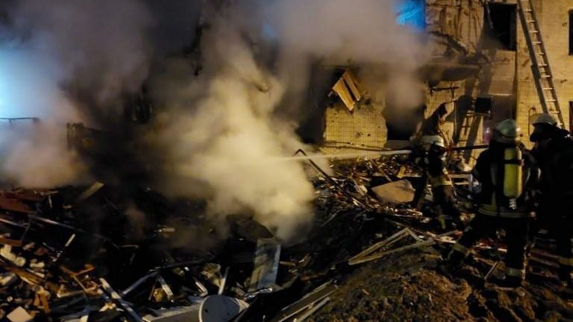 Un quartier dévasté à la périphérie de Kiev