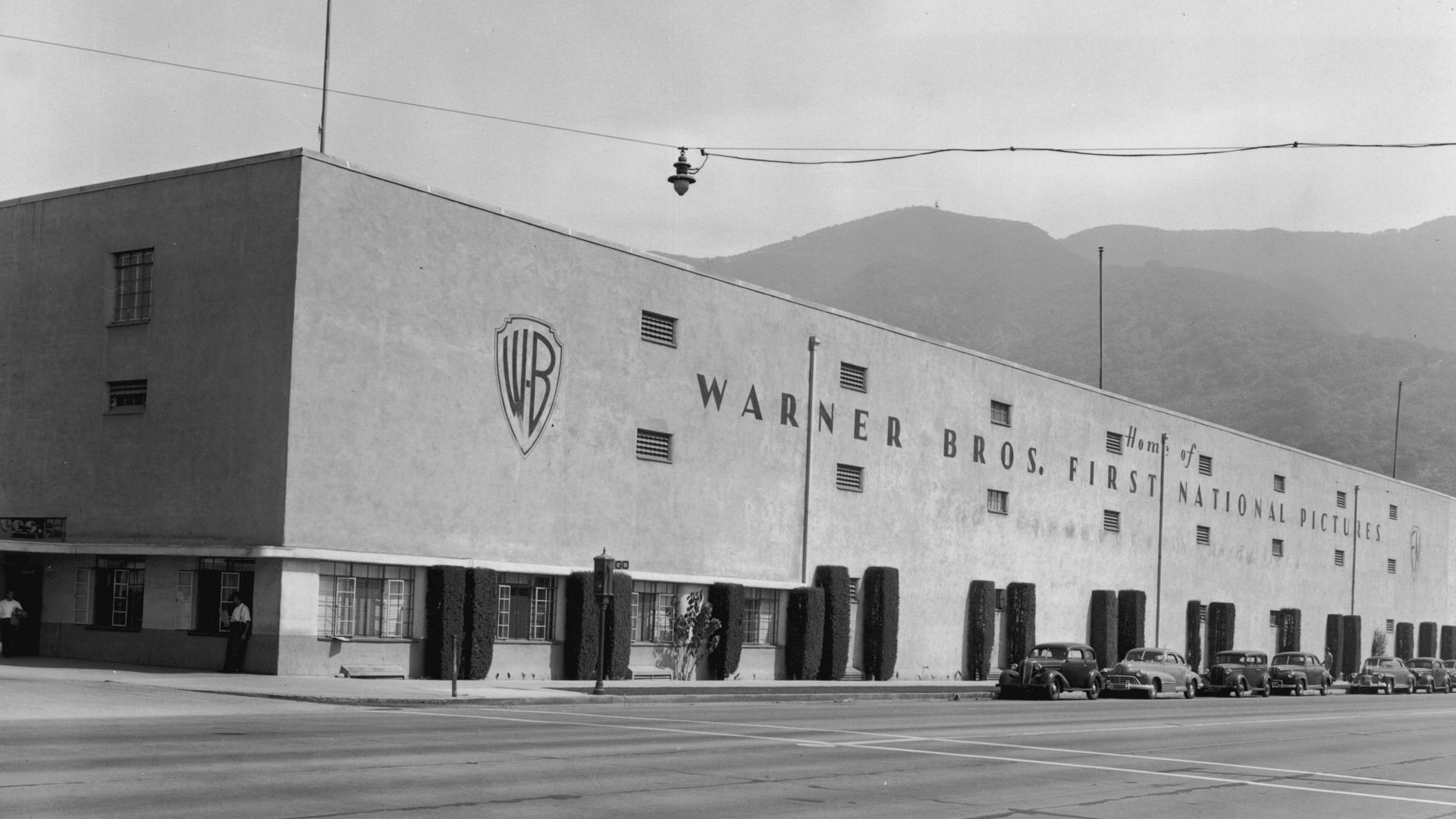Studia Warner Bros.  Świętujemy 100 lat sukcesów w historii kina