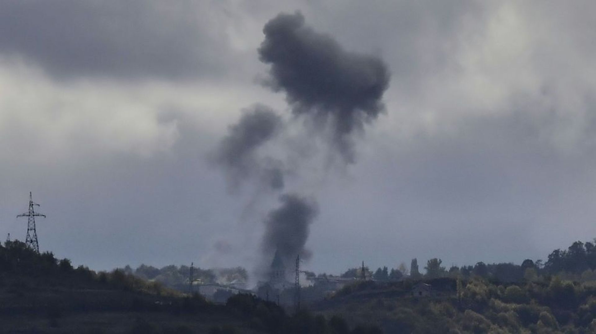 Bombardement sur la ville Choucha à 15 km de Stepanakert, le 8 octobre 2020 dans la région disputée du Nagorny Karabakh