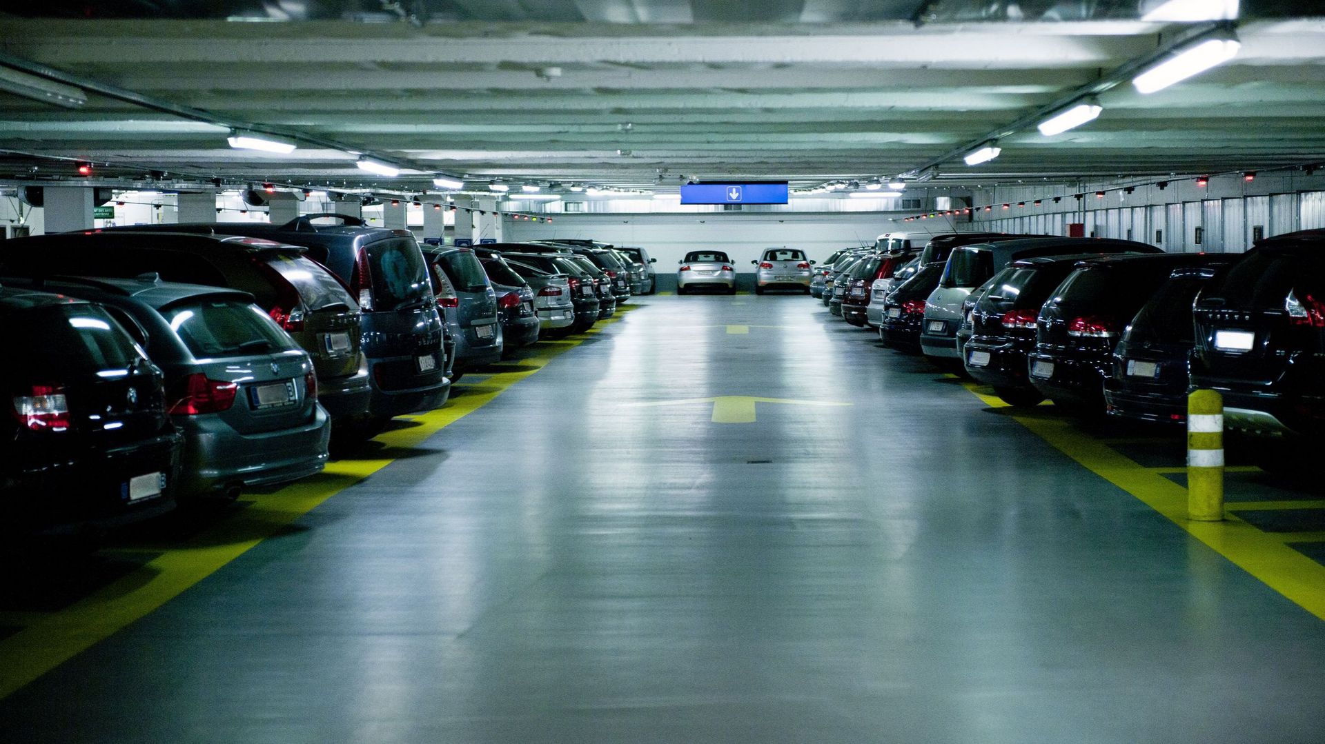 Selon la Région, nombre de places dans les parkings sous-terrains sont actuellement sous-utilisées à Bruxelles, surtout la nuit
