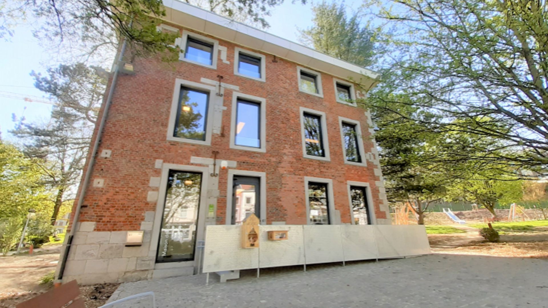 La Maison du Tourisme du Pays de Vesdre vient de regagner le centre de Verviers, rue Xhavée, dans un bâtiment entièrement remis à neuf.