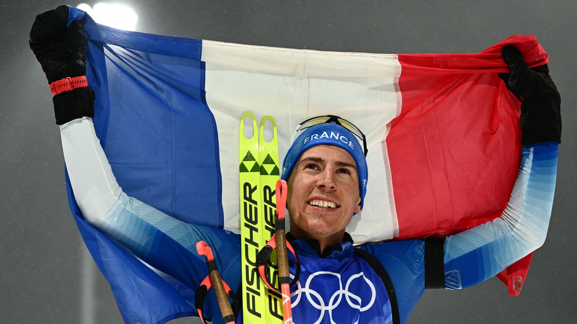  Quentin Fillon Maillet remporte l'or au 12,5 km en poursuite au biathlon.