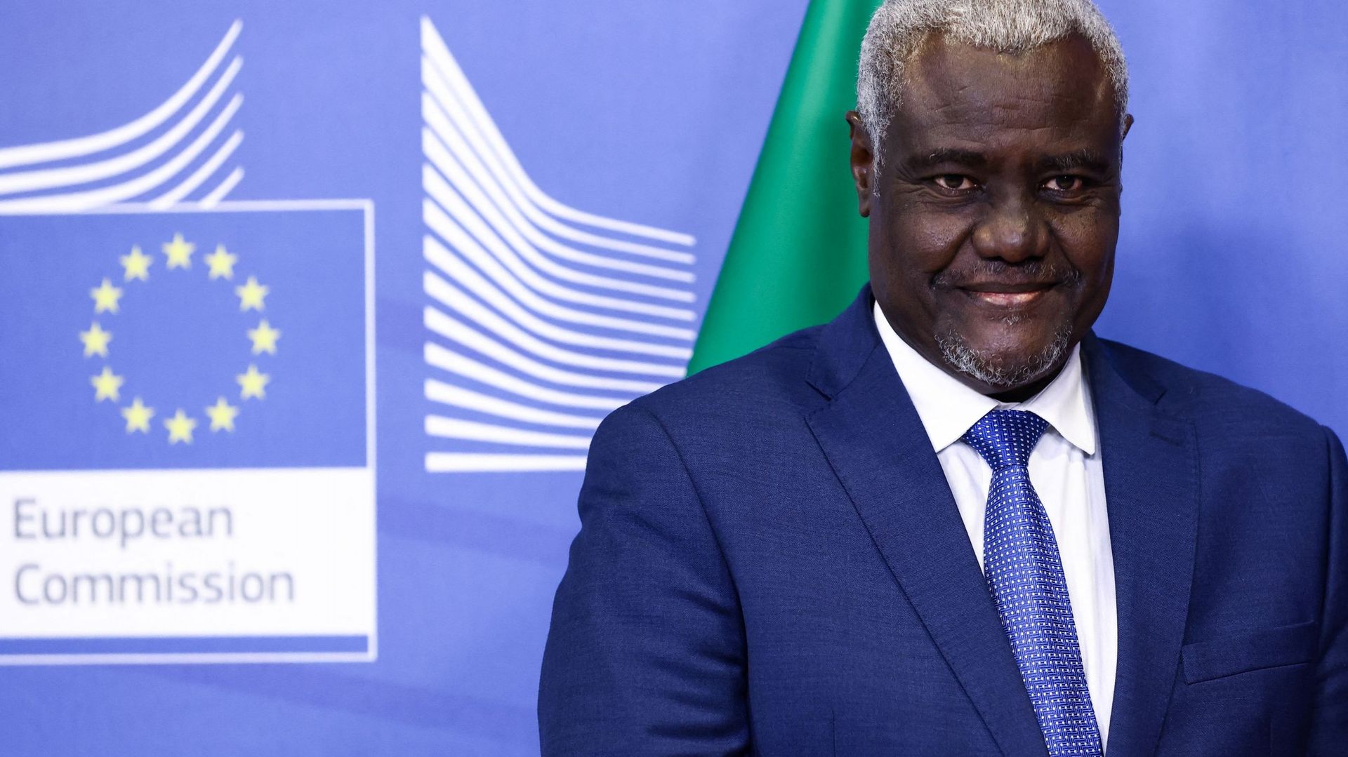 Le président de la Commission de l’Union africaine (UA), Moussa Faki, arrive au siège de l’UE à Bruxelles, le 28 novembre 2022.
