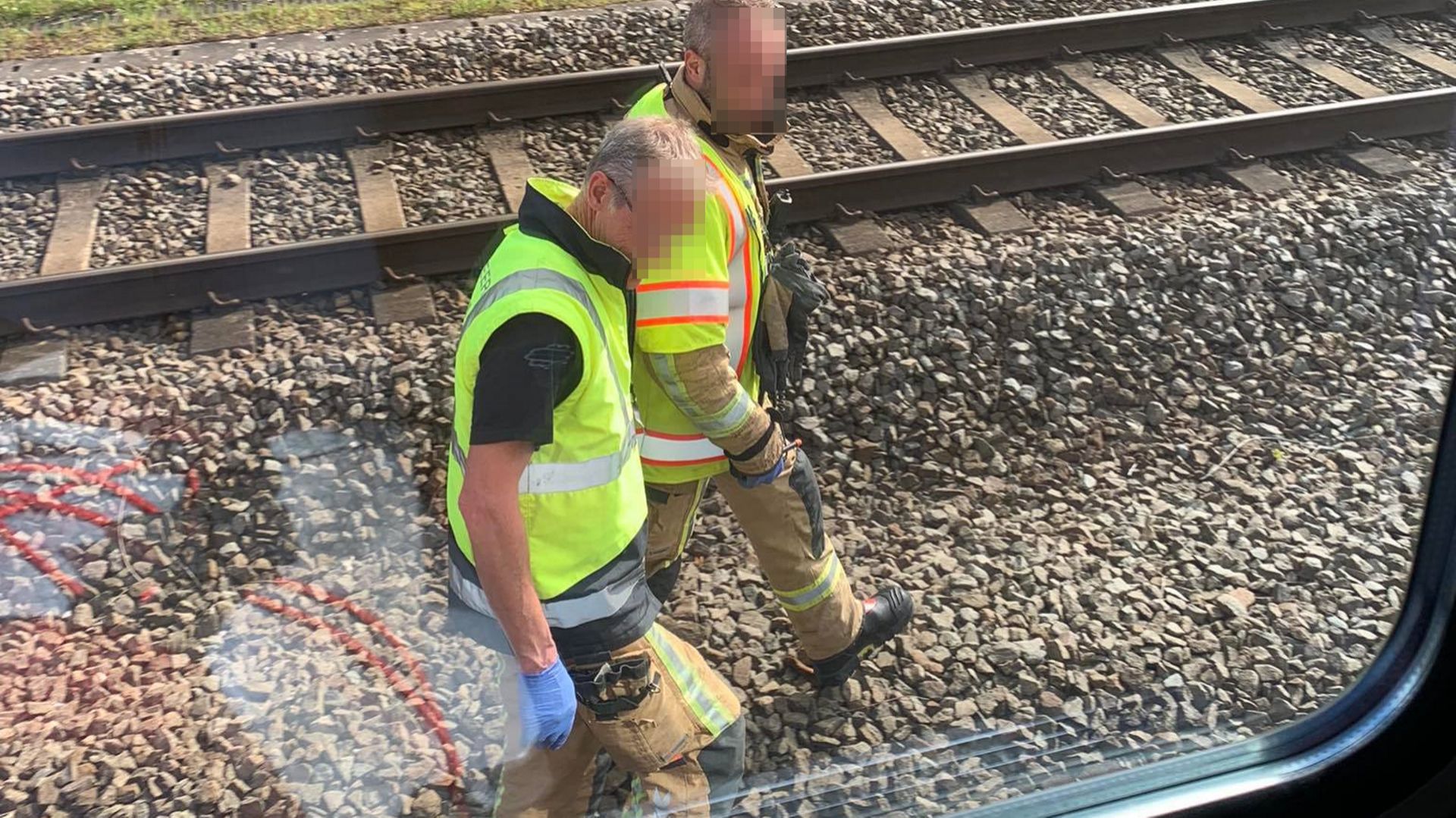 Inspection des voies après l'accident 