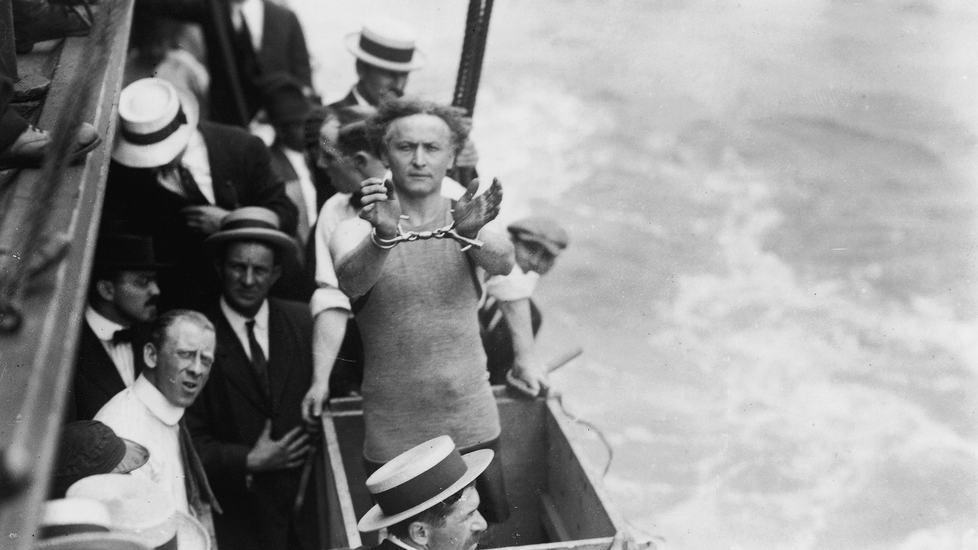 La minute insolite : le célèbre magicien Harry Houdini est mort un soir d’Halloween