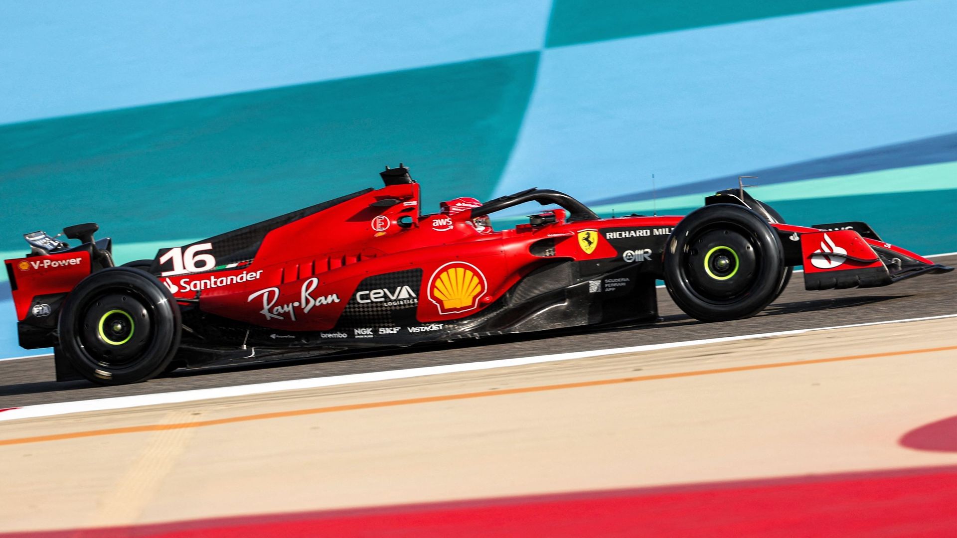 Charles Leclerc au volant de la nouvelle monoplace de Ferrari durant les essais d'avant-saison à Bahreïn.