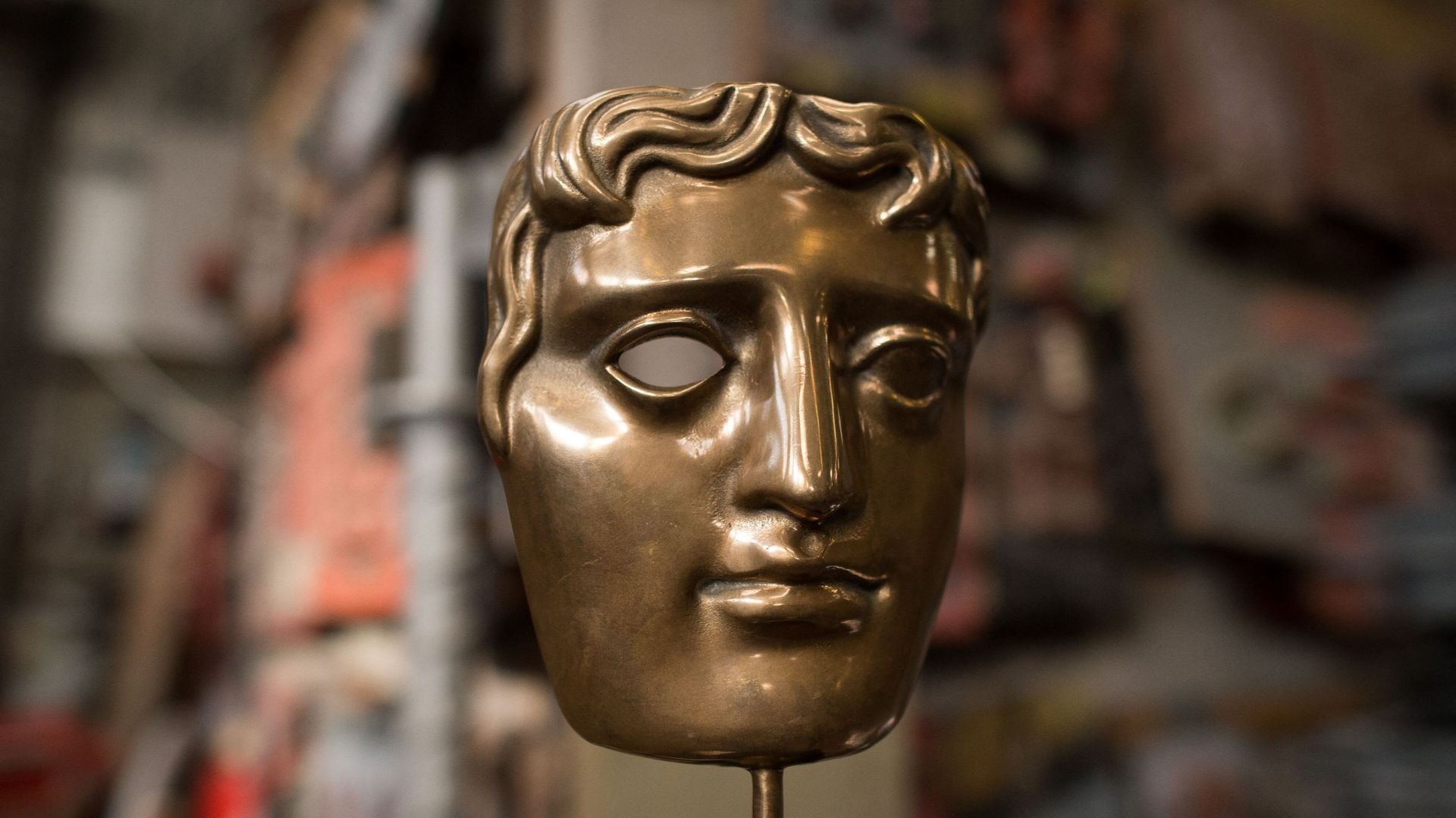 Masque antique des British Academy of Film and Television Awards, réalisé par le sculpteur américain Mitzi Cunliffe.