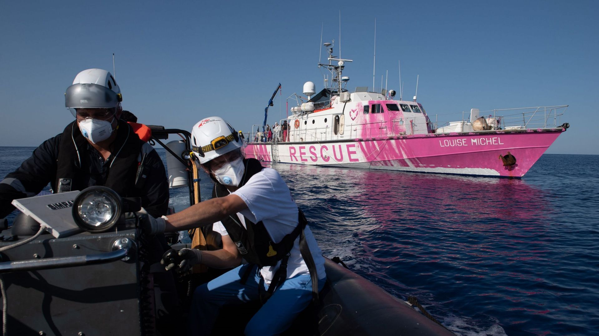 Le bateau de Banksy appelle à l’aide après un sauvetage massif en Méditerranée