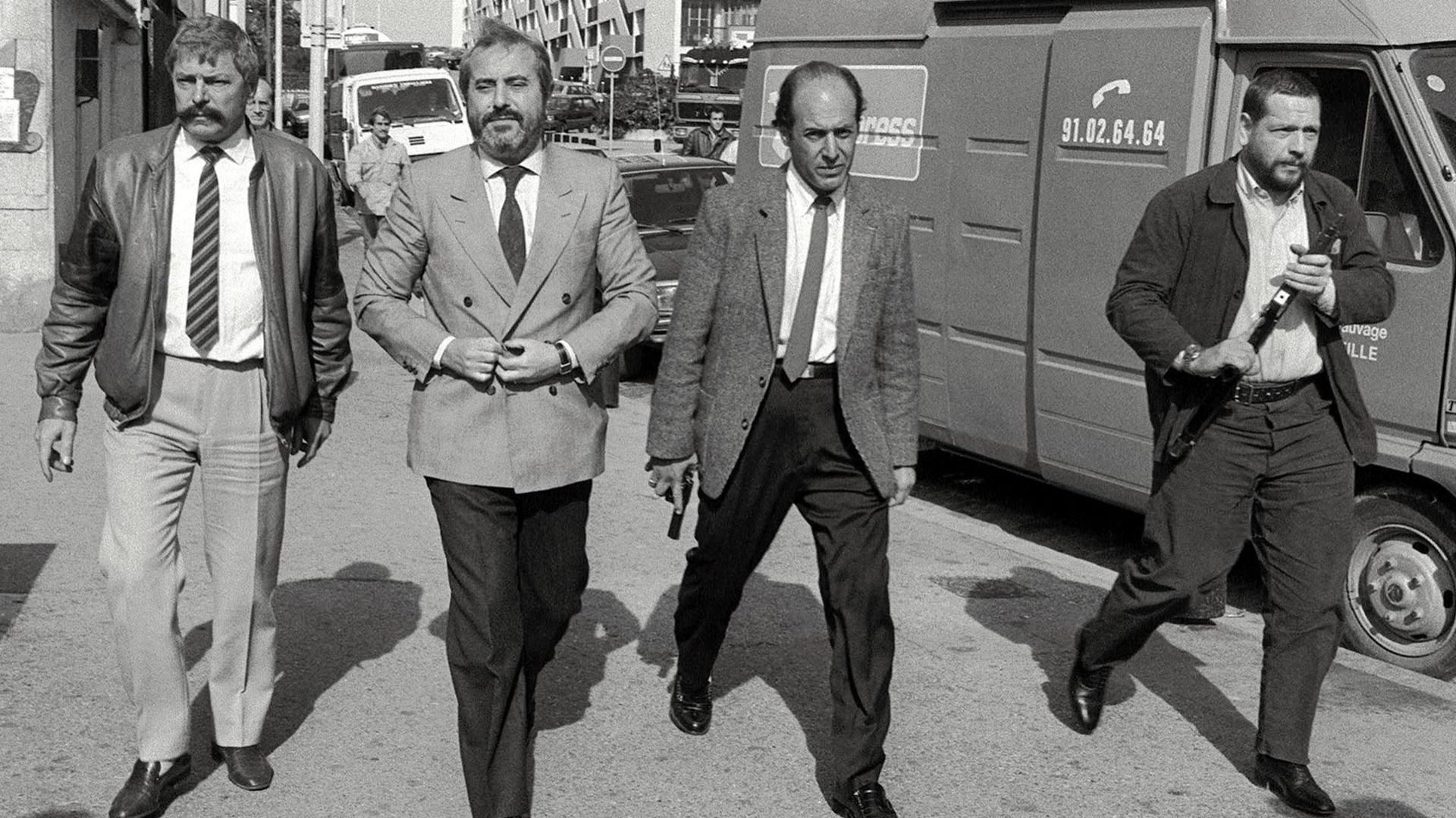 Le juge Givanni Flacone (2ème à g.) le 21 octobre 1986 à Marseille.