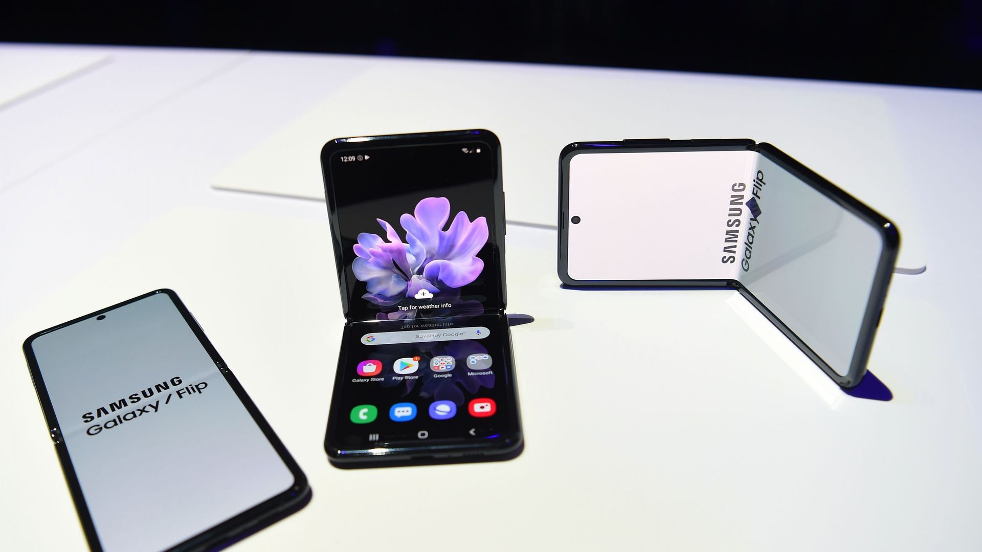 Smartphones : Samsung baisse les prix et monte en gamme