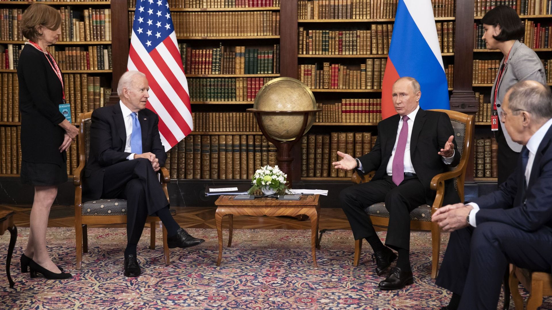 Joe Biden et Vladimir Poutine lors d'un sommet à Genève le 26 juin 2021.
