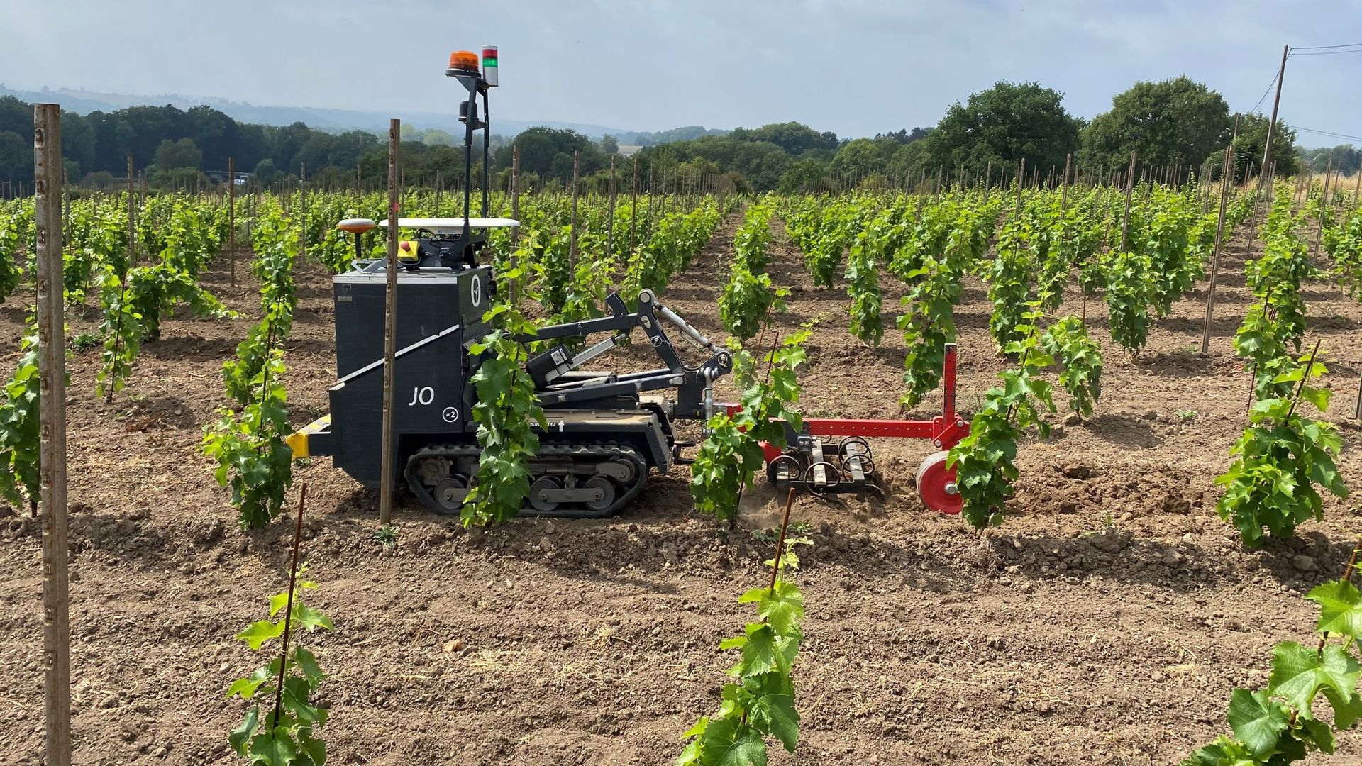 Sprimont : un robot viticole en démonstration dans les vignes de VivArdent