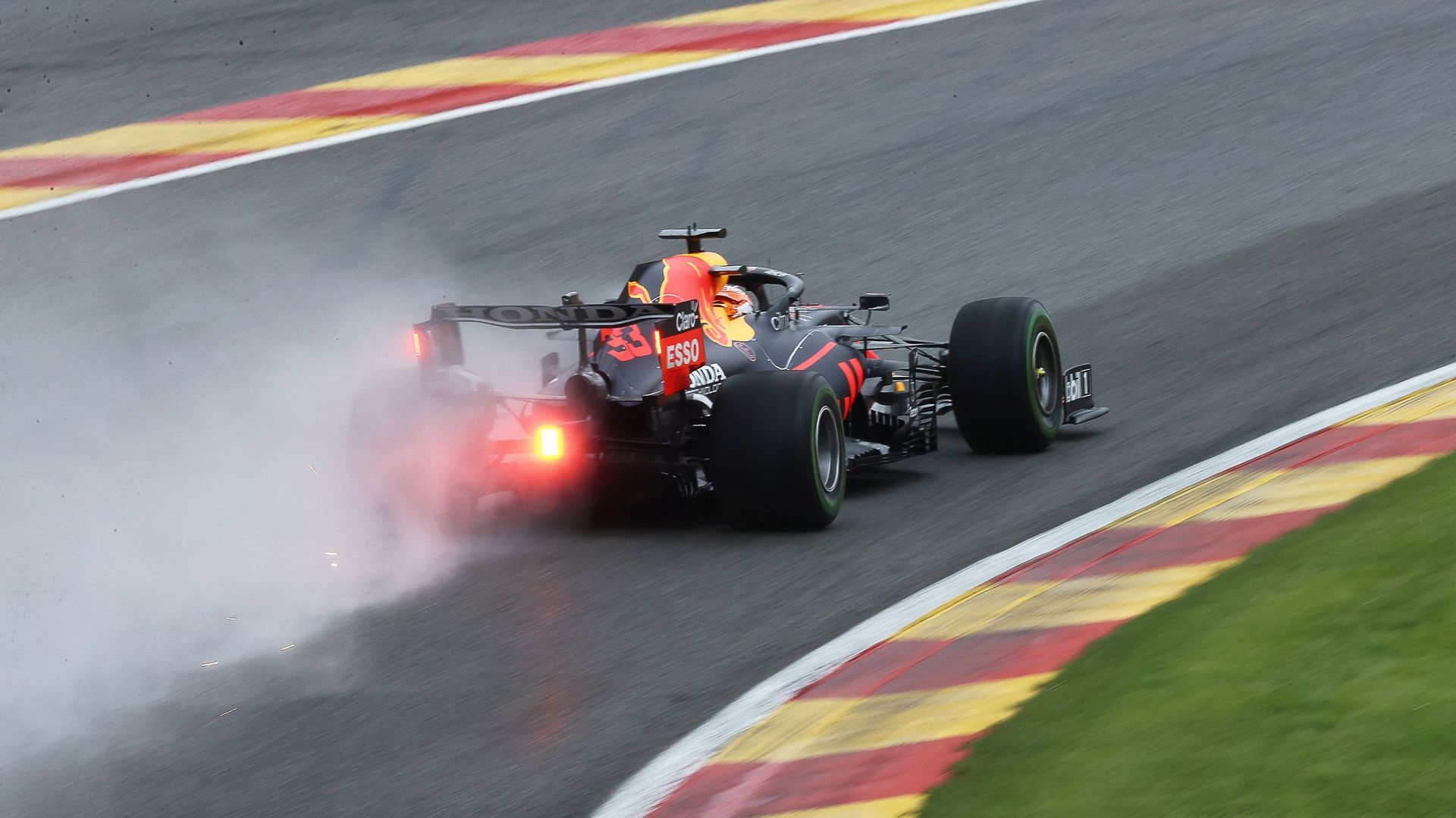 F1 Belgique : Max Verstappen (Red Bull) sous la pluie à Spa-Francorchamps