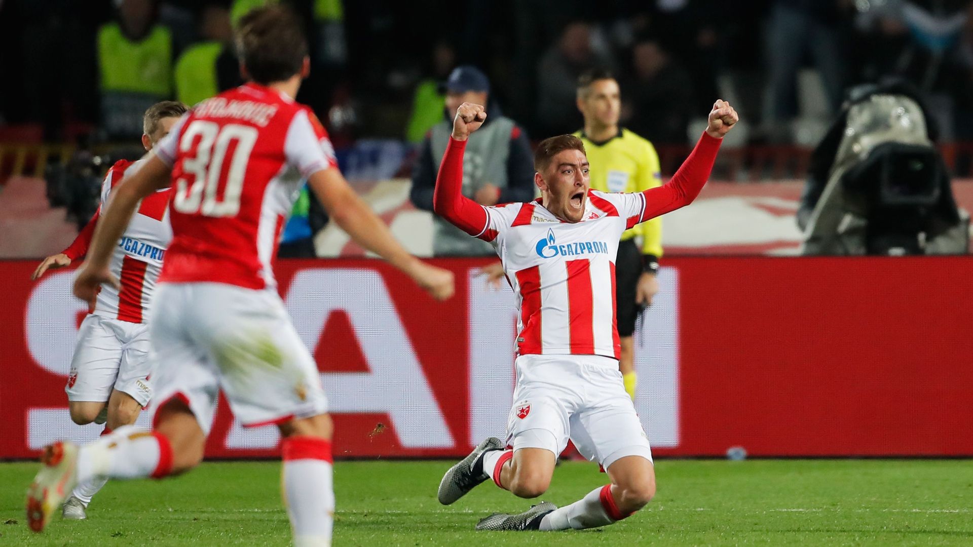 L'Étoile rouge de Belgrade crée la surprise en s'imposant contre Liverpool, Origi joue 10 minutes