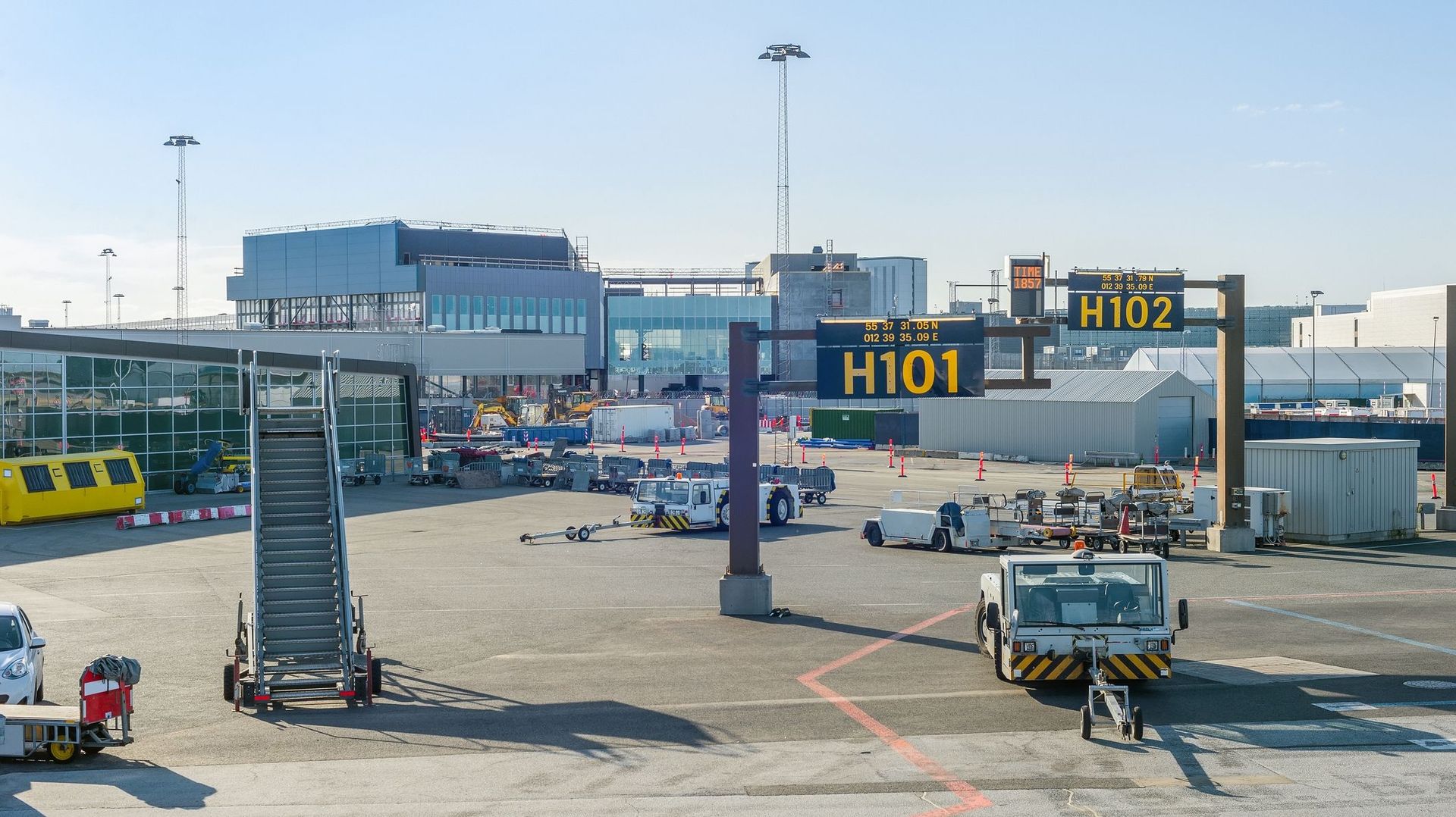 Les aéroports de Copenhague et d'Oslo rouvrent après des survols de drones non identifiés