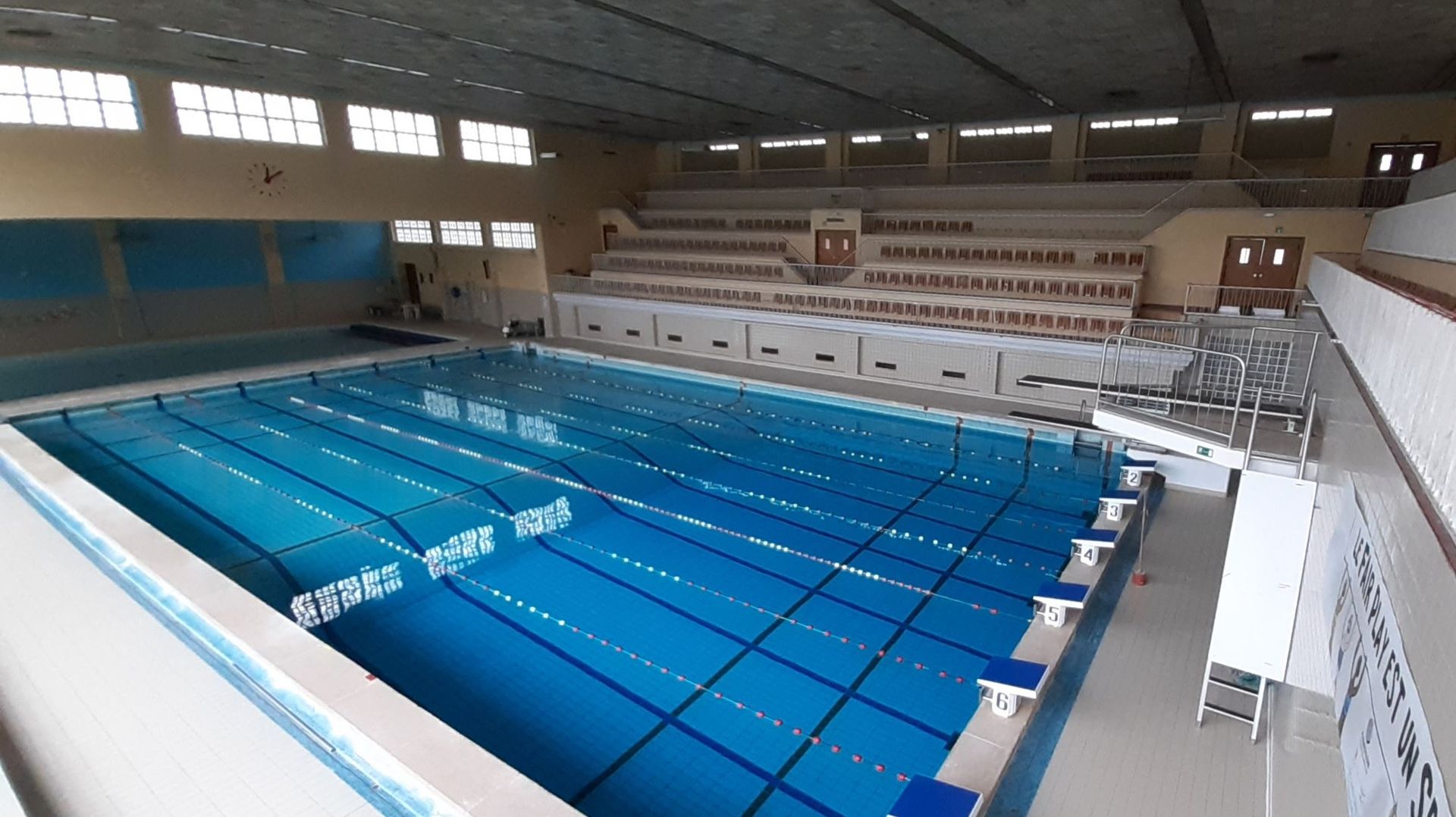 Trois tranches horaires par jour pour le public et deux pour les écoles à la piscine communale de Verviers