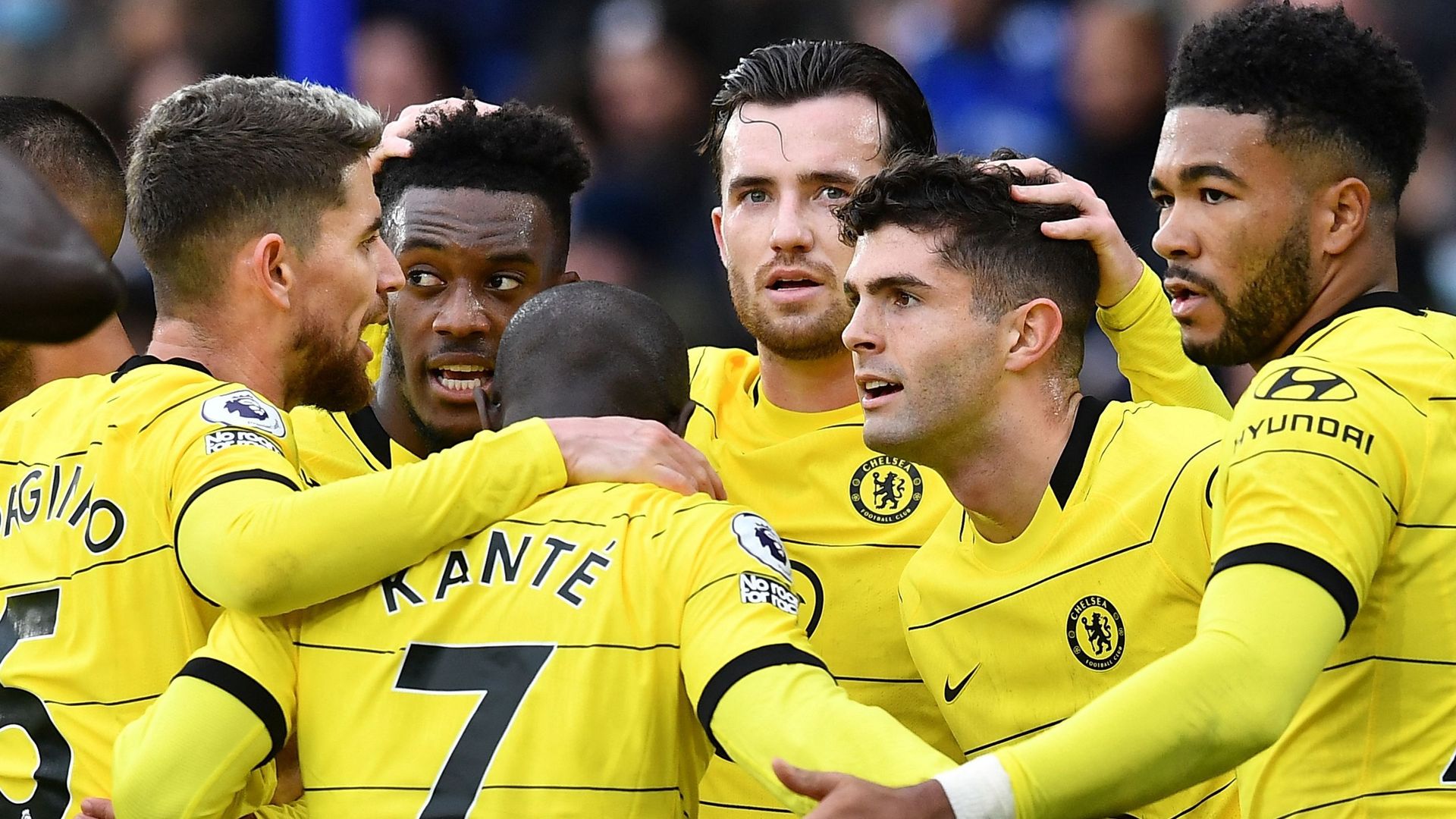 Les joueurs de Chelsea savourent une jolie victoire face à Leicester