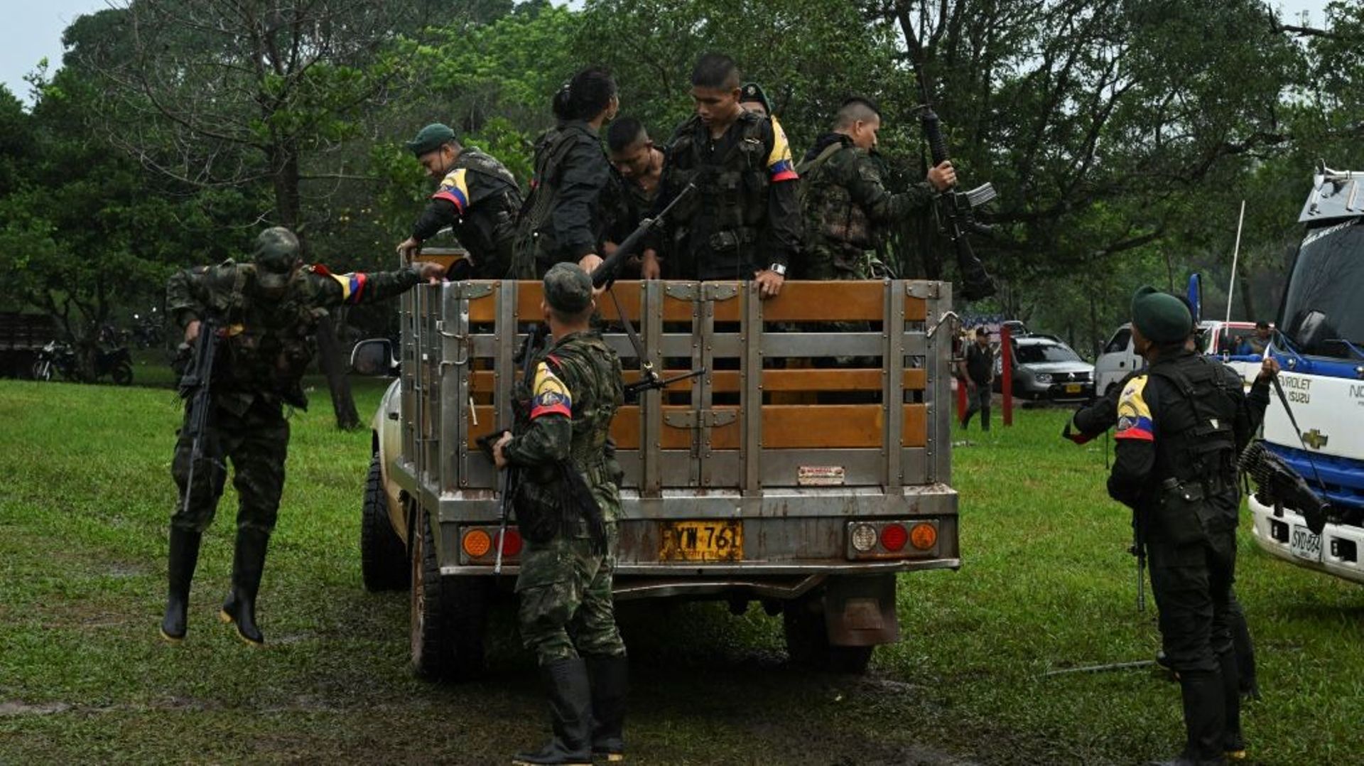 Des membres de la principale dissidence des Forces armées révolutionnaires de Colombie (FARC), le 16 avril 2023 à San Vicente del Caguan, dans le sud de la Colombie.