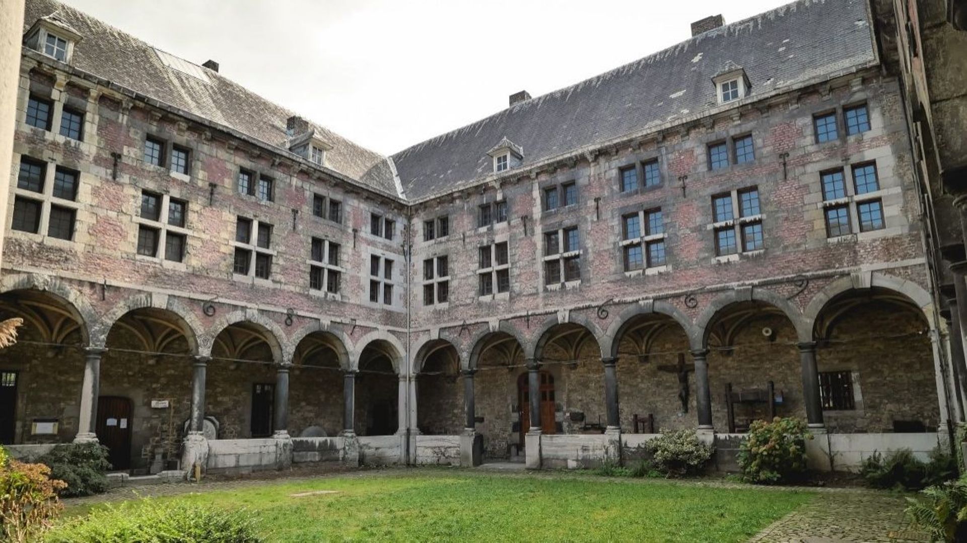 Vol de plusieurs objets anciens au musée communal dans le centre de Huy