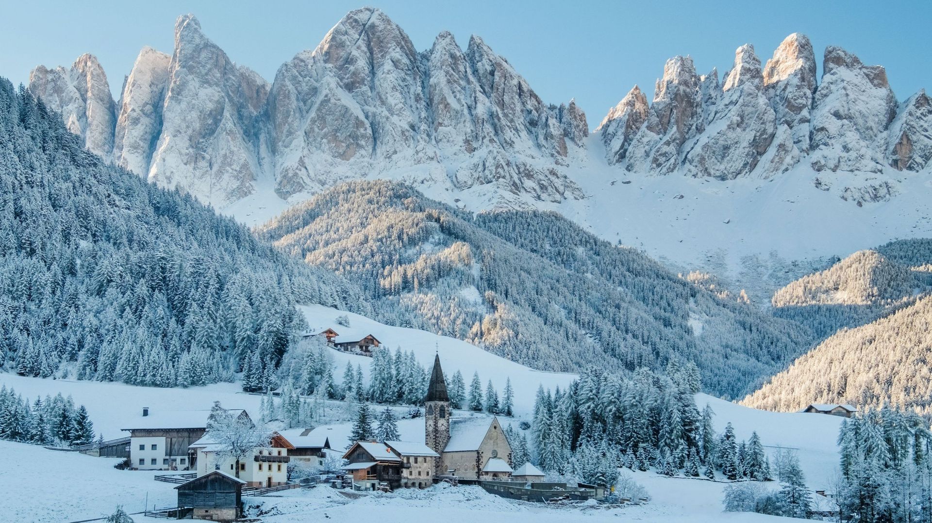 Conte de Noël : la "bête" petite avalanche qui remontait la montagne pour sauver les humains